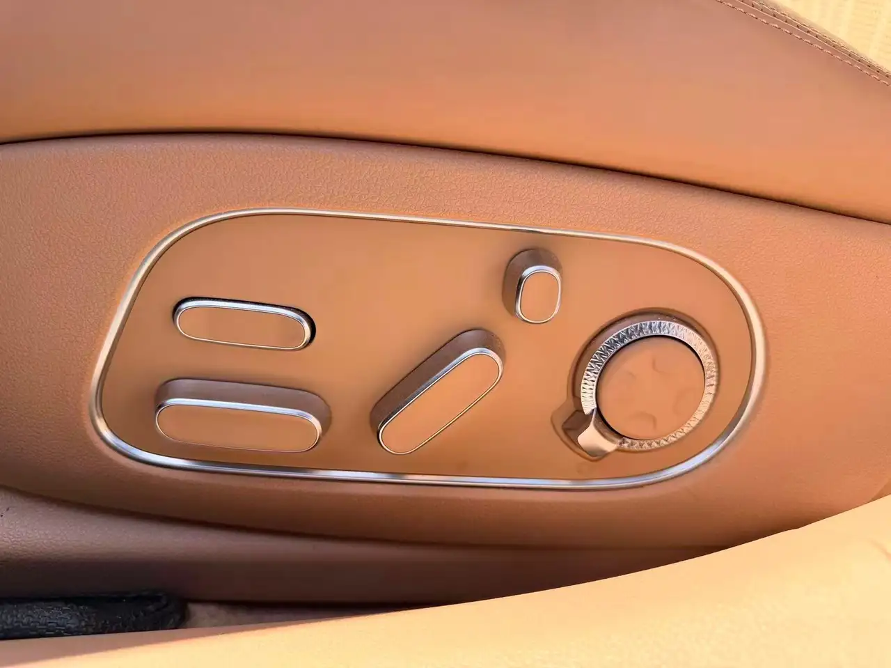 Genesis G90 снимка Genesis G90
