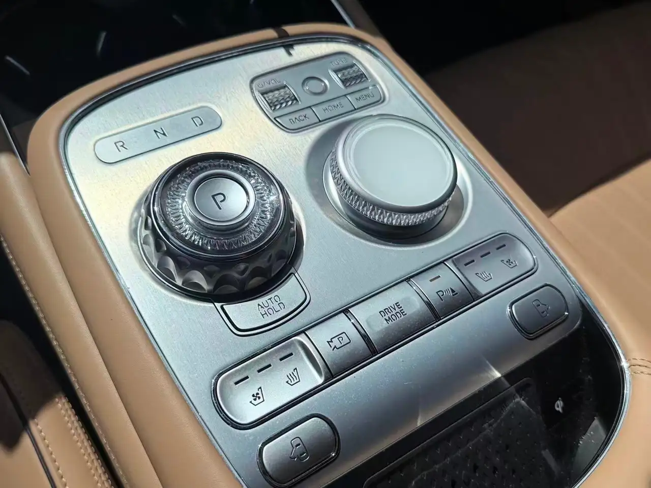 Genesis G90 снимка Genesis G90