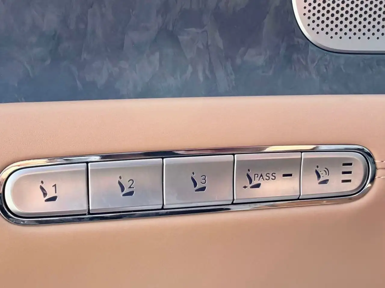 Genesis G90 снимка Genesis G90