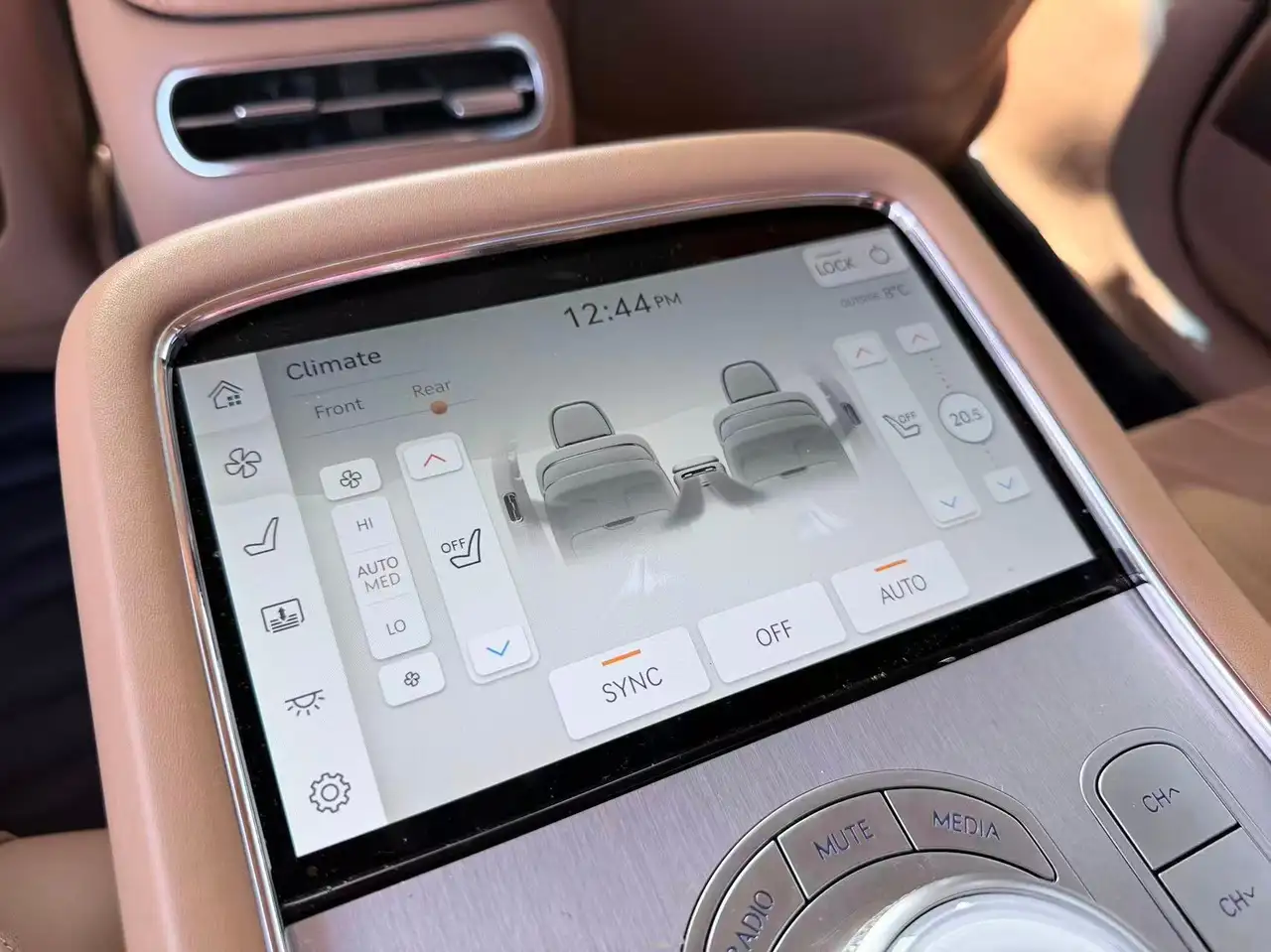 Genesis G90 снимка Genesis G90