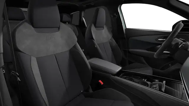 Audi Q3 view 8