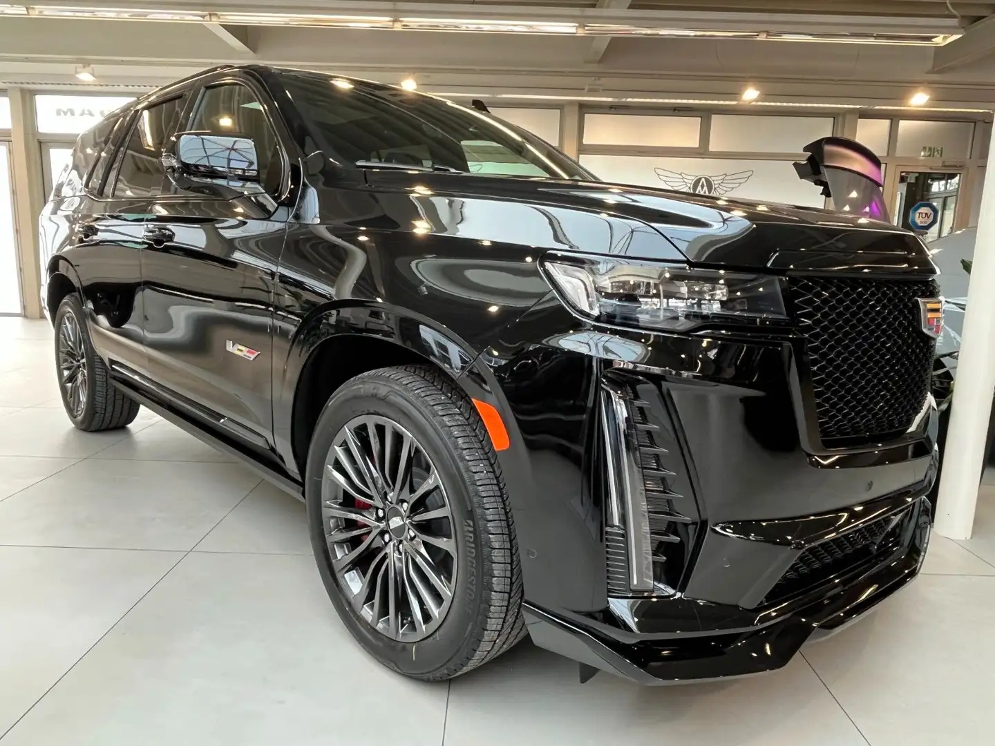 Cadillac Escalade V-Series 6.2 V8 Kompressor Schwarz - 1