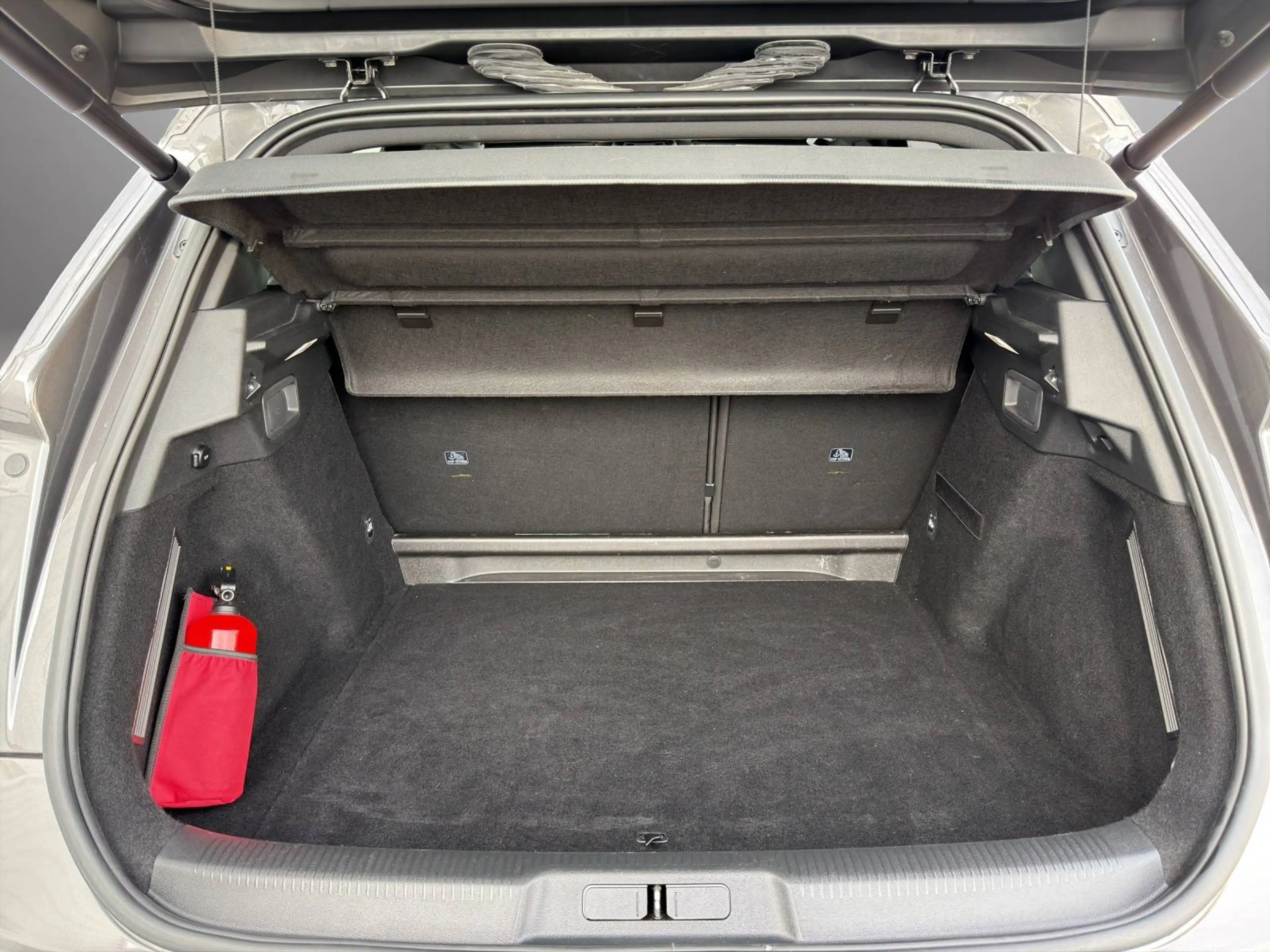 DS Automobiles DS 7 Crossback BlueHDi 130 EAT8 Performance Line *PANO, ACC, LED* — photo 9