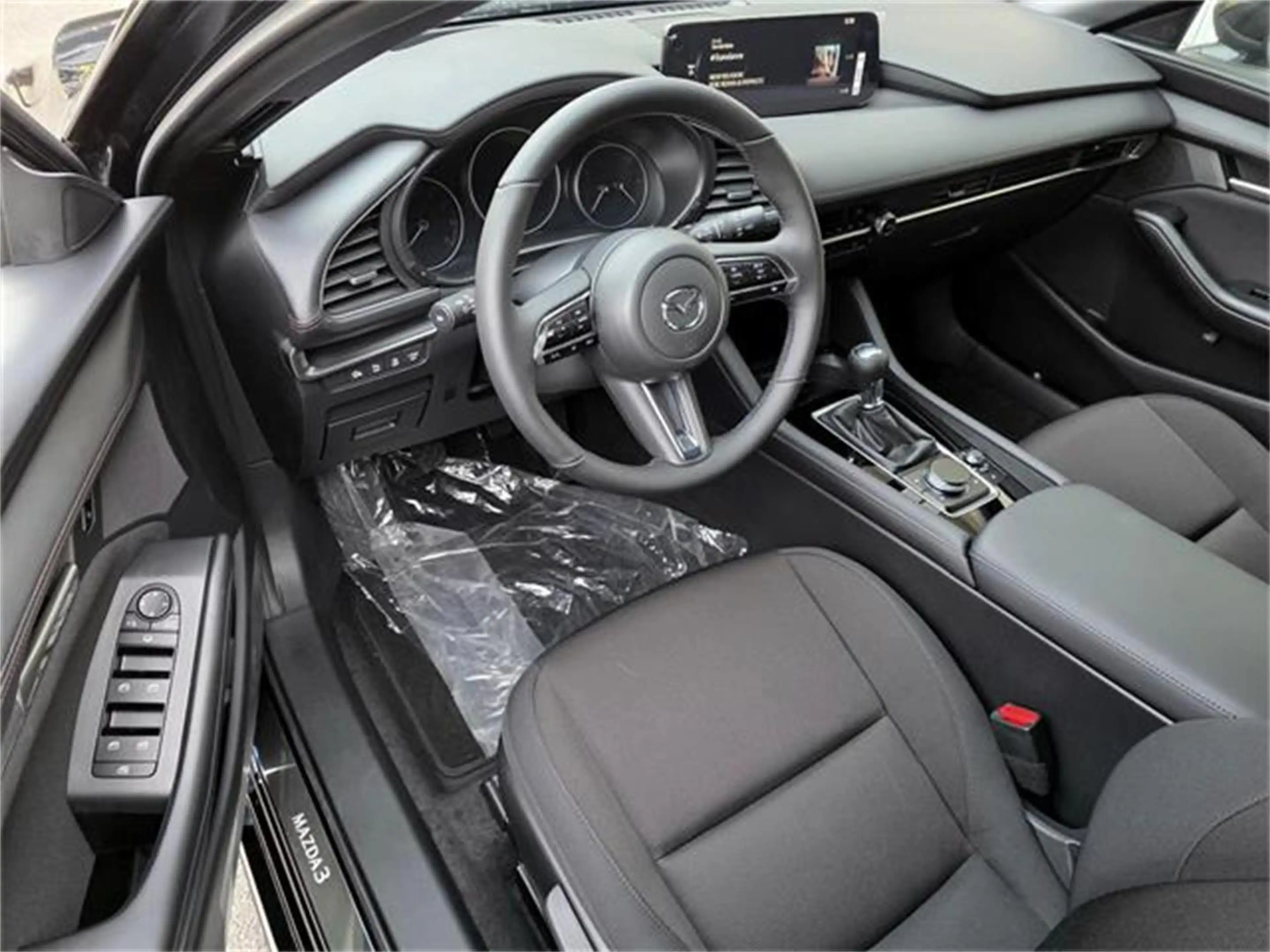 Mazda 3 e-Skyactiv-G140 Centre-Line mit Bodykit Piano sc — photo 5