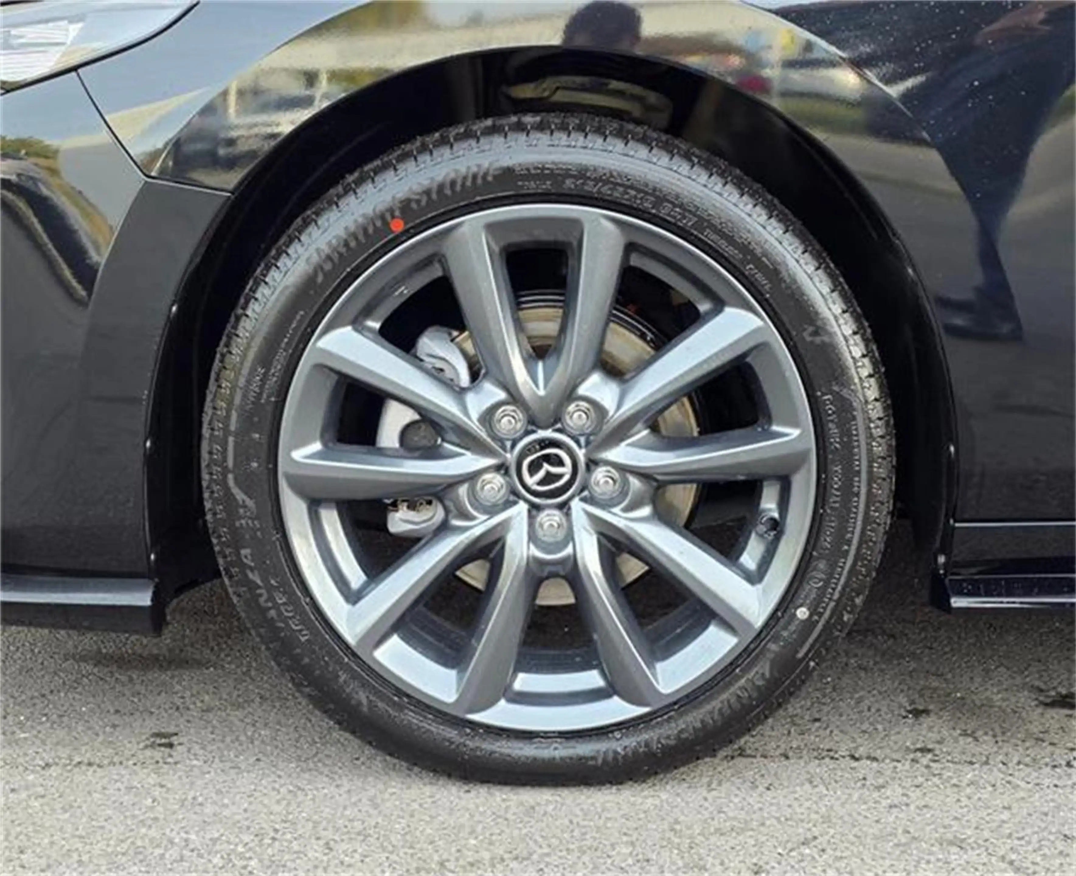 Mazda 3 e-Skyactiv-G140 Centre-Line mit Bodykit Piano sc — photo 4