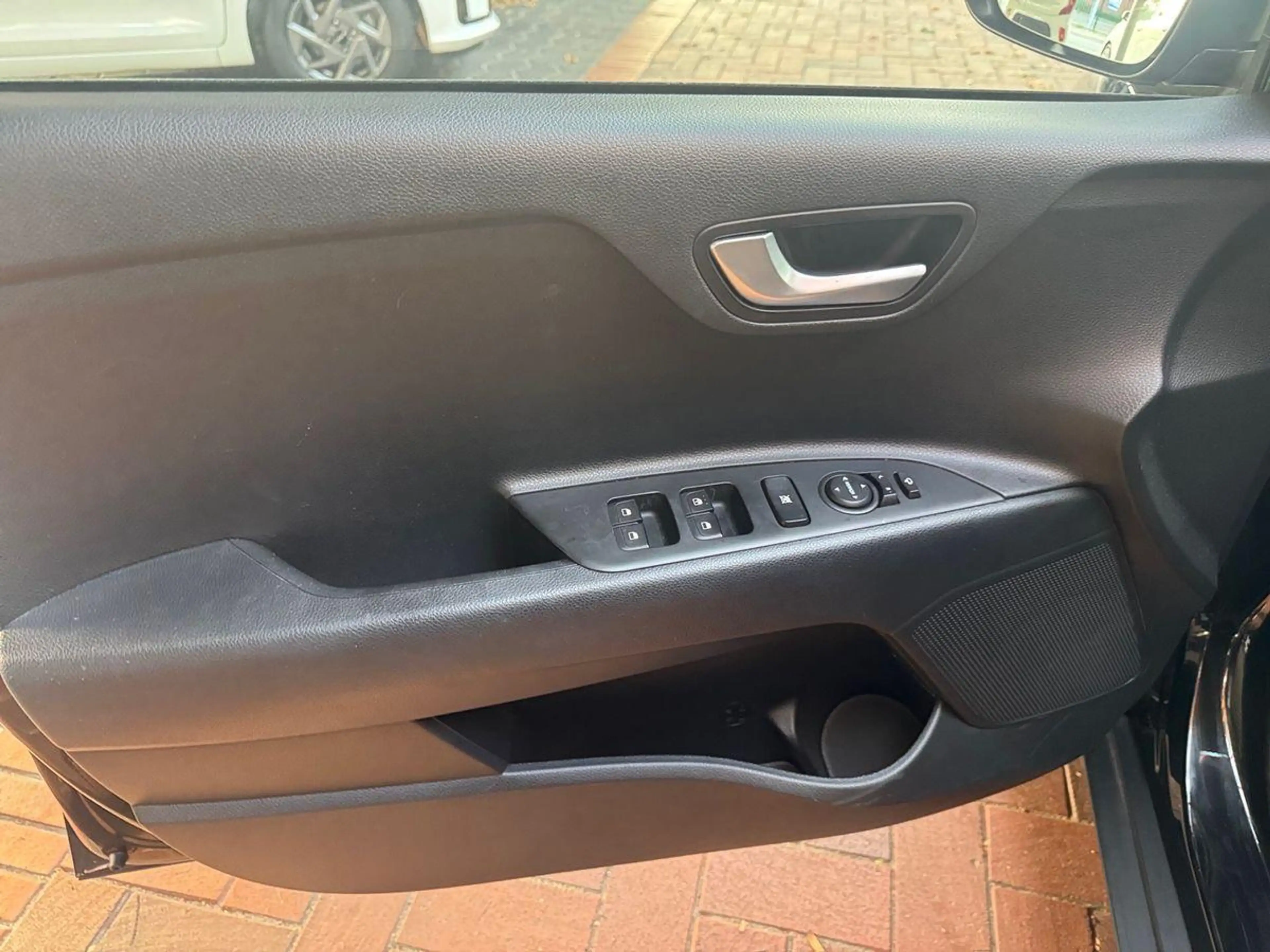 Kia Stonic Vision 1.0 TGDI — photo 14