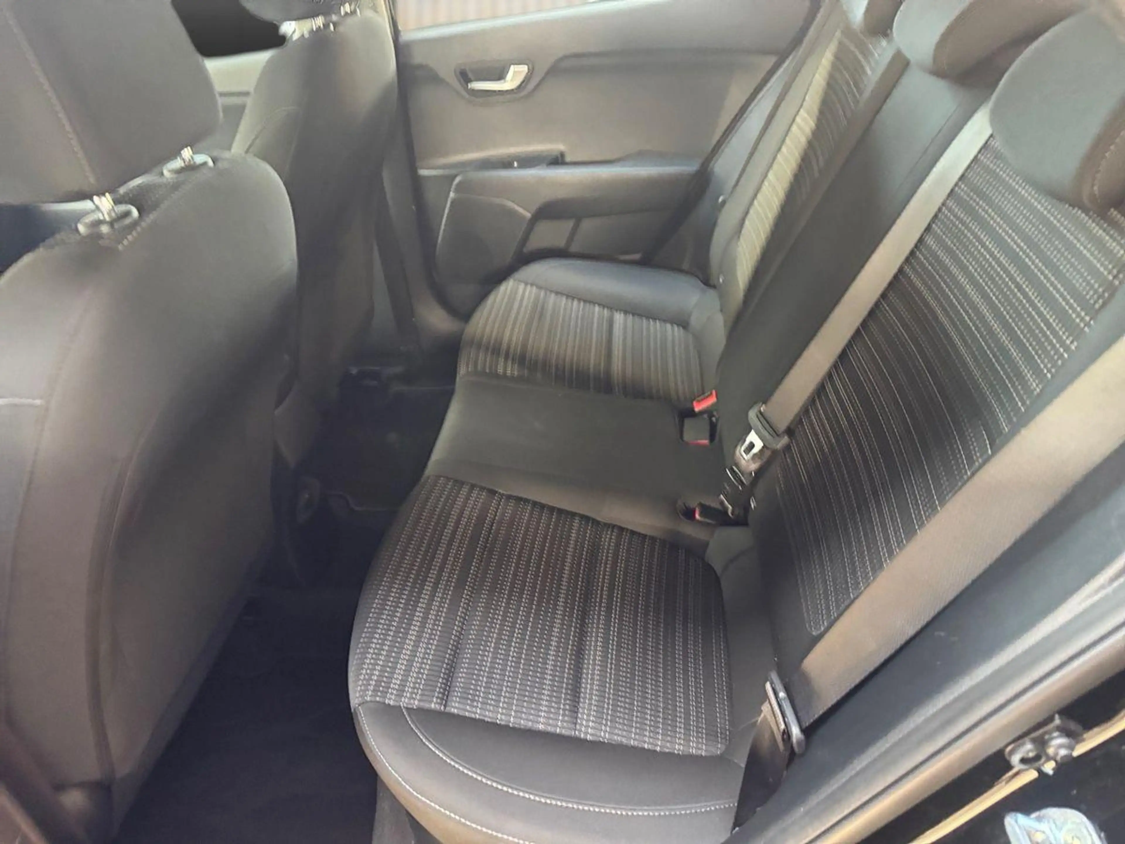 Kia Stonic Vision 1.0 TGDI — photo 12