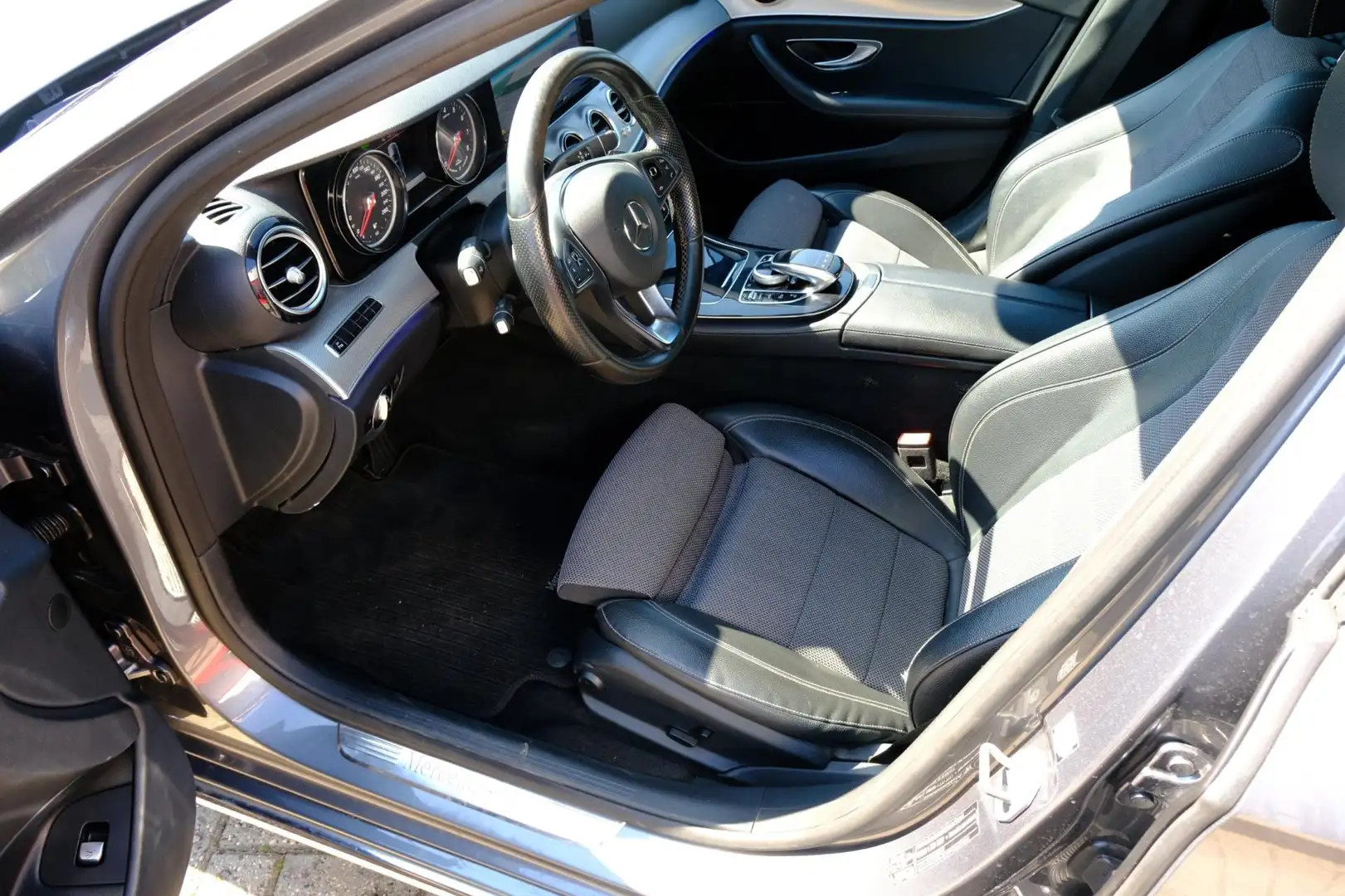 Mercedes-Benz E 350 350e Aut. Edition Half Leder|LED|Navi|Clima Сірий - 2