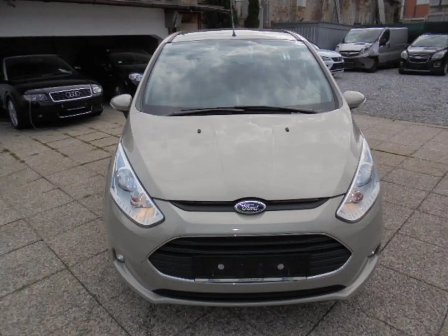 Ford B-Max B-MAX Trend 1,0 EcoBoost - EXPORT !! Grau - 2