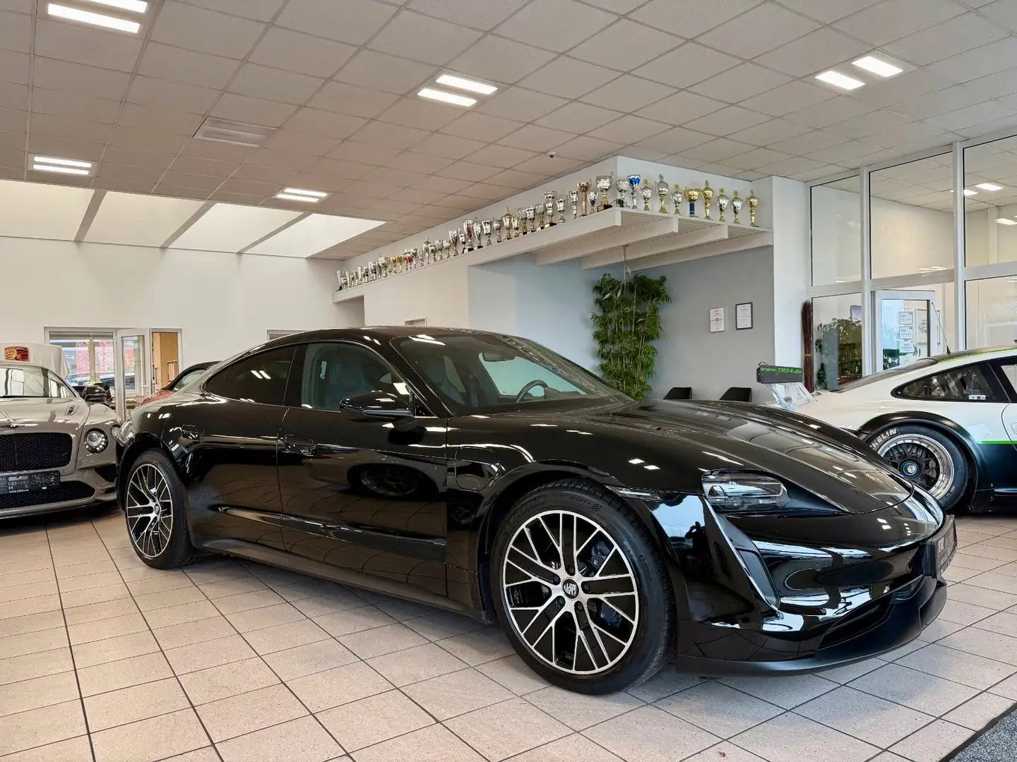 Porsche Taycan Performance Panorama/SportChrono/WP Noir - 1