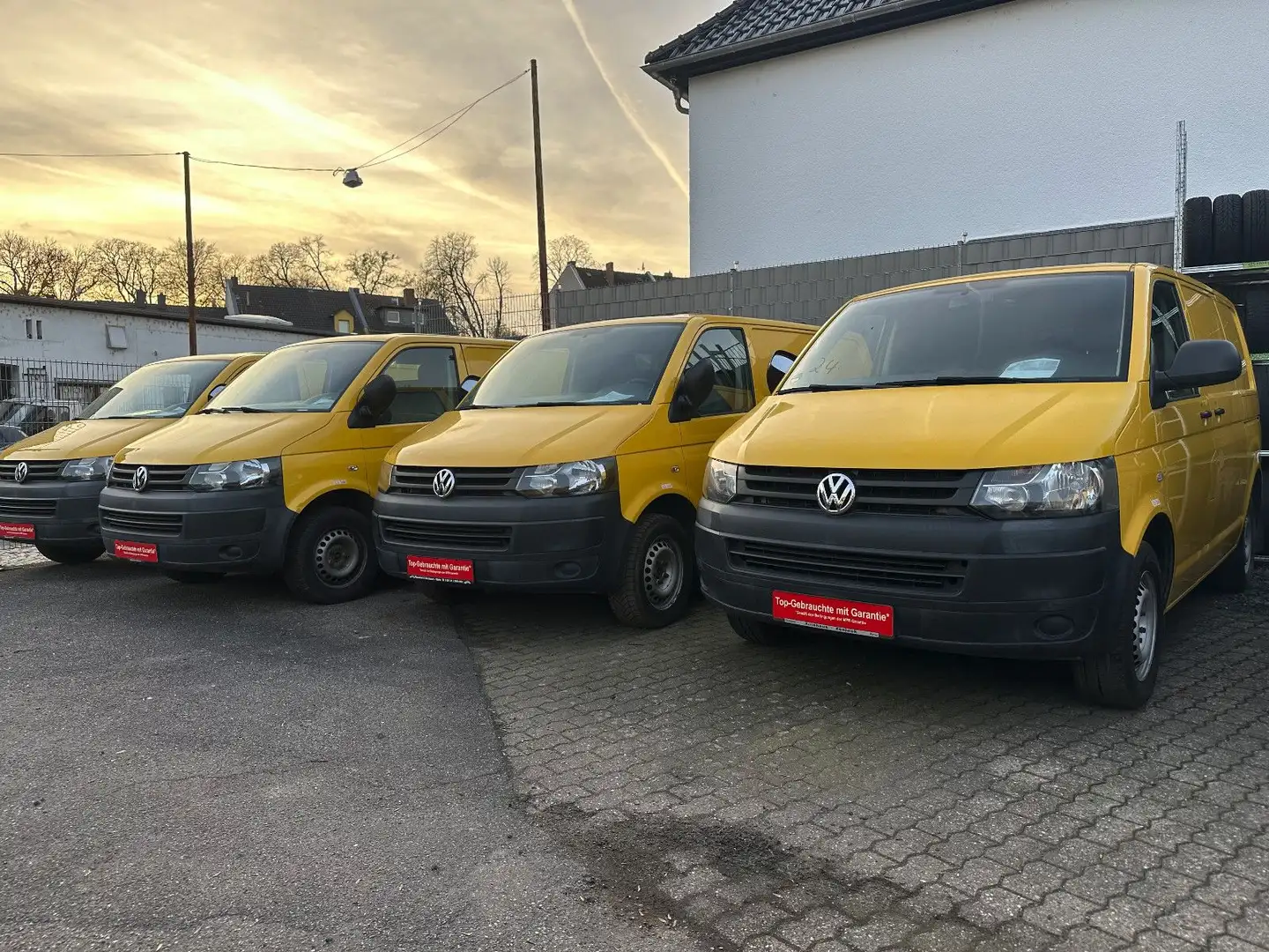 Volkswagen T5 Transporter *ab 5990€*Einparkhilfe Gelb - 1