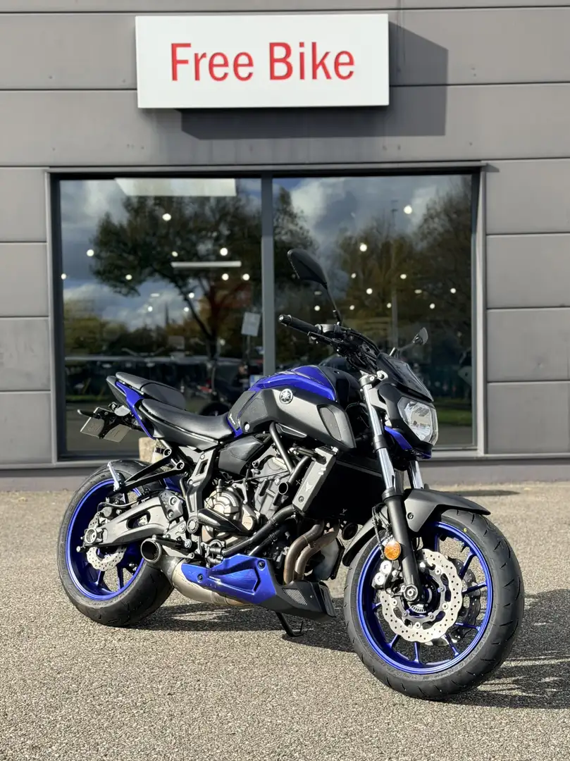 Yamaha MT-07 Bleu - 1