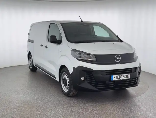 Opel Vivaro view 3