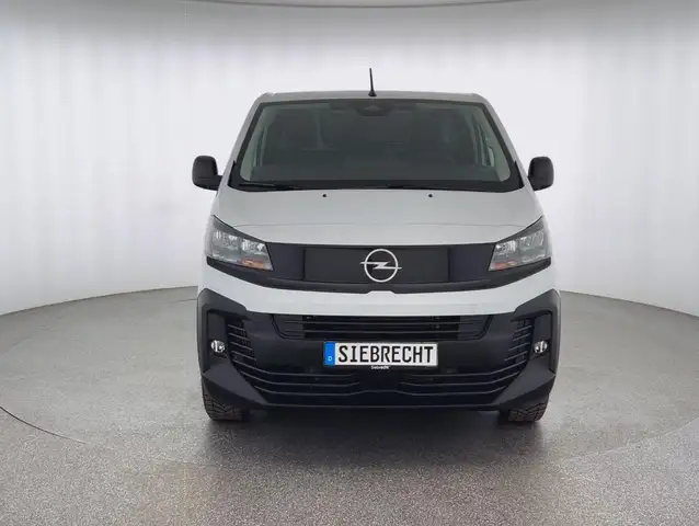 Opel Vivaro view 2
