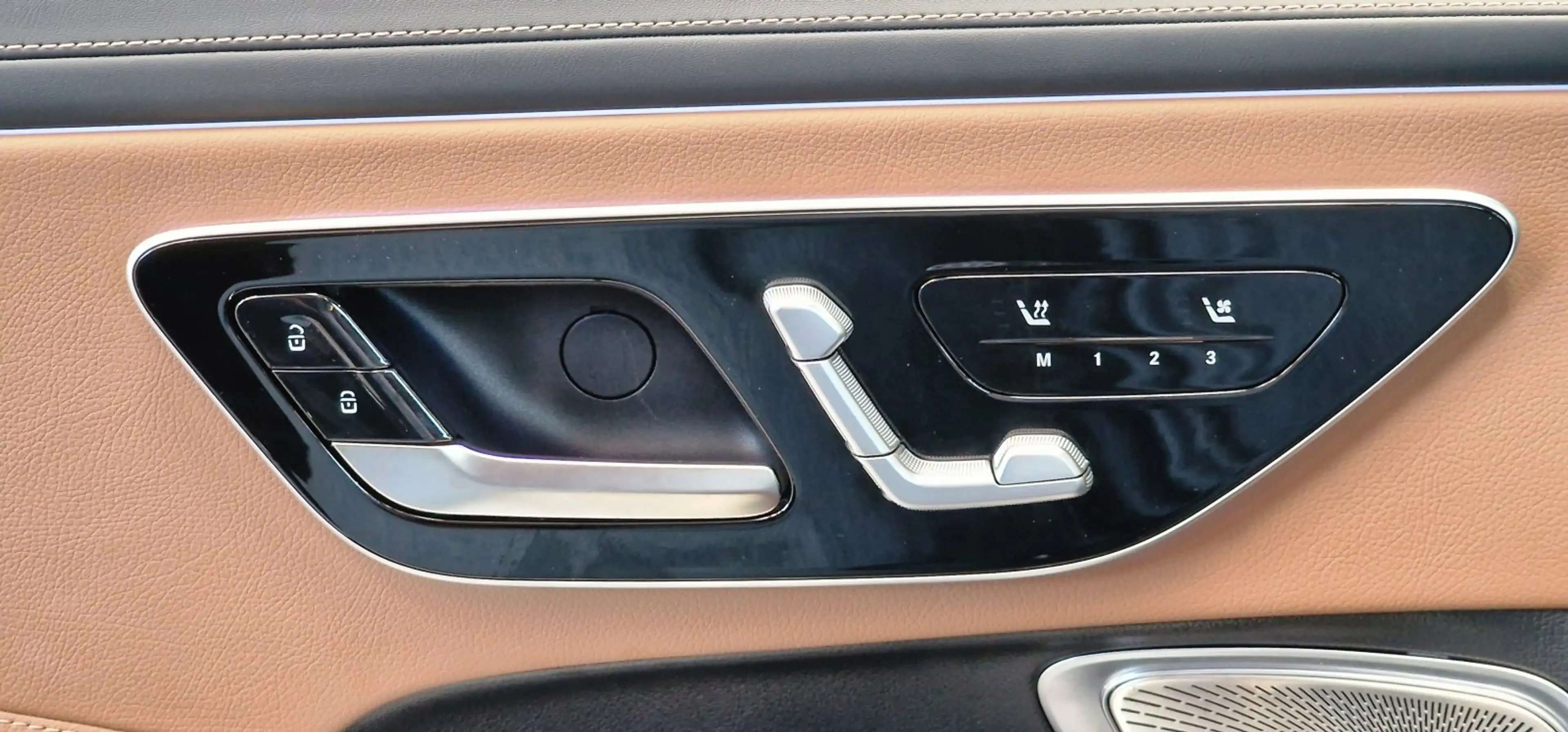 Mercedes-Benz CLE 300 4 Matic AMG-Line Aut. *Pano*360*Head-Up*Burmester* — photo 21