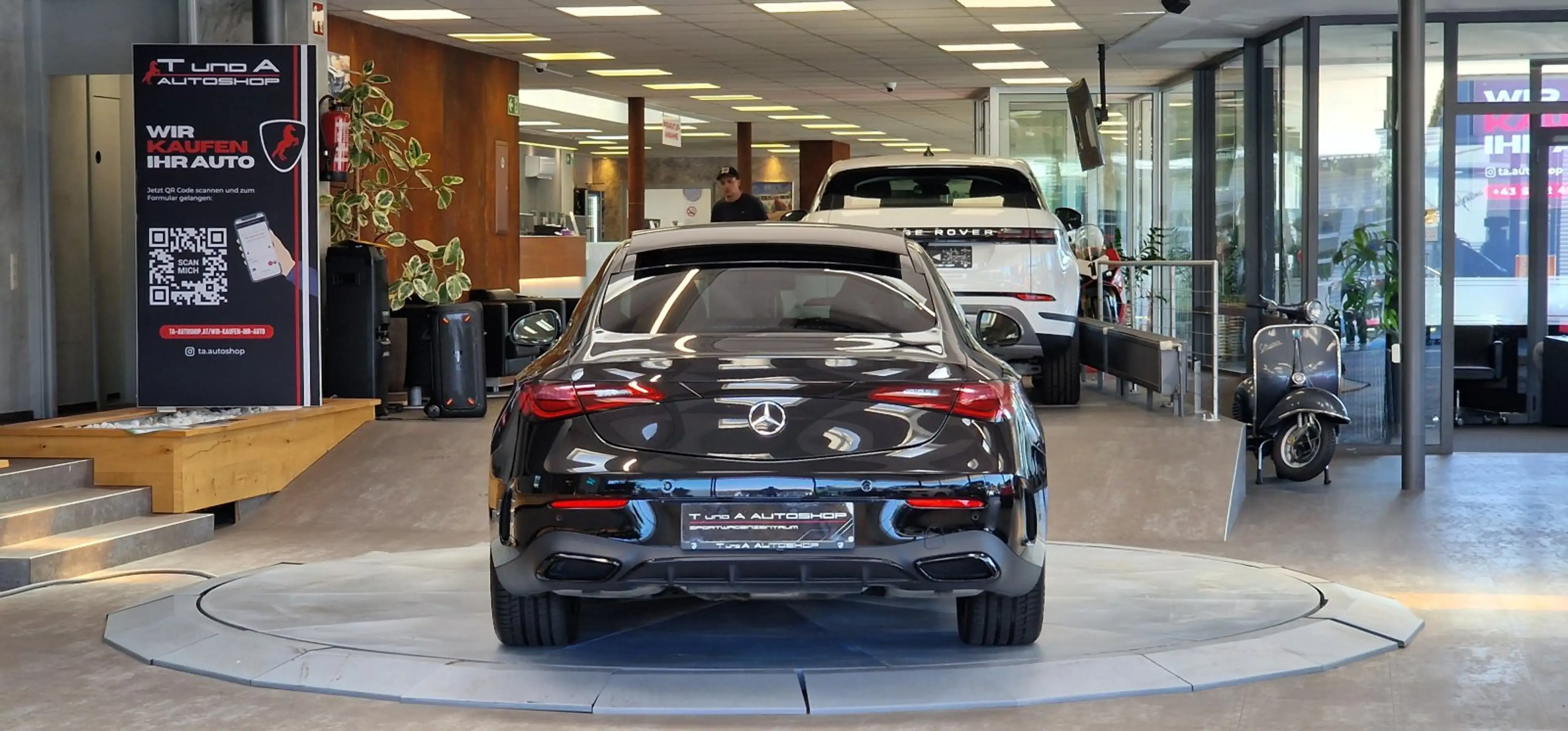 Mercedes-Benz CLE 300 4 Matic AMG-Line Aut. *Pano*360*Head-Up*Burmester* — photo 8