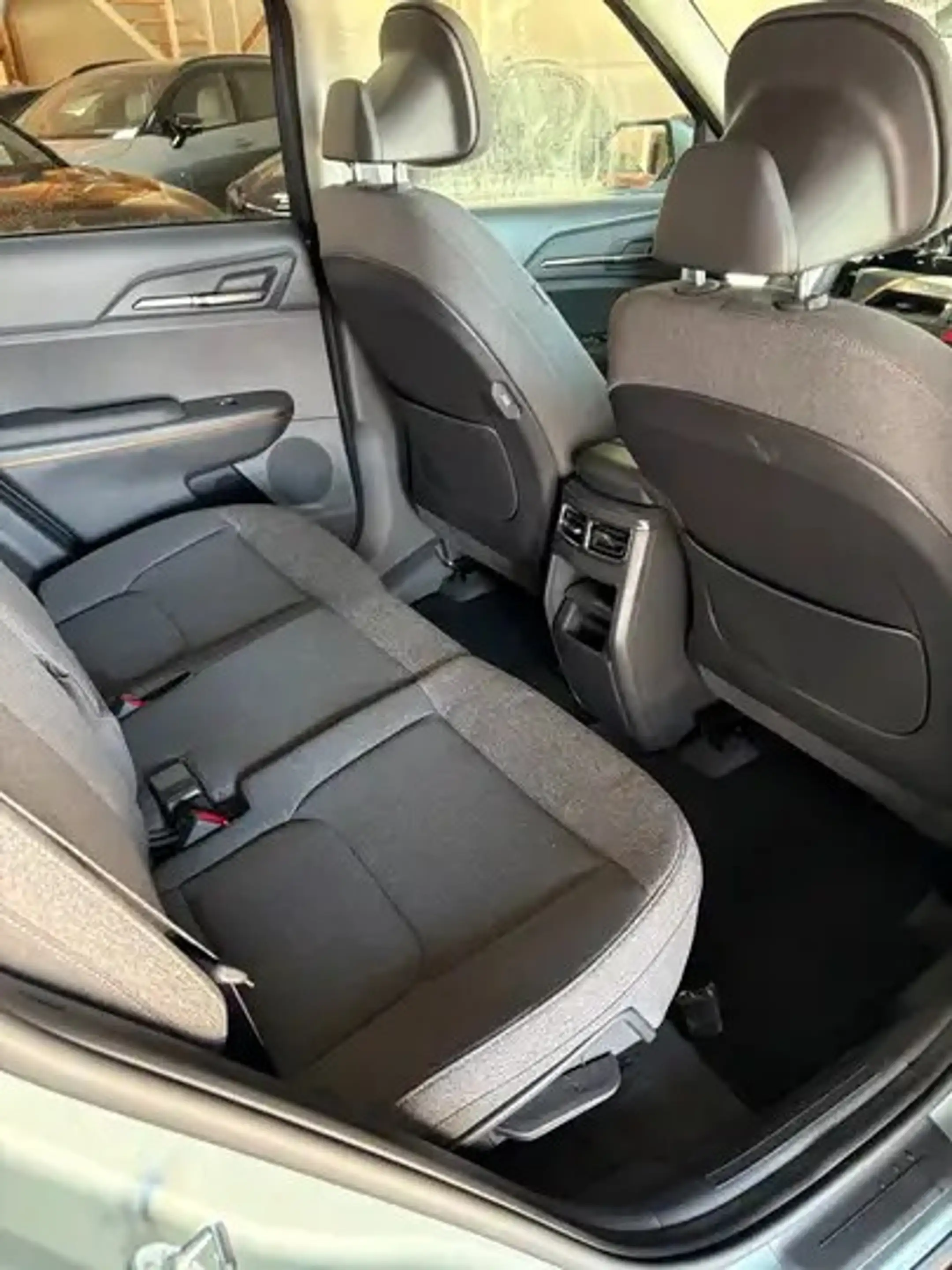 Kia EV5 Air — photo 14