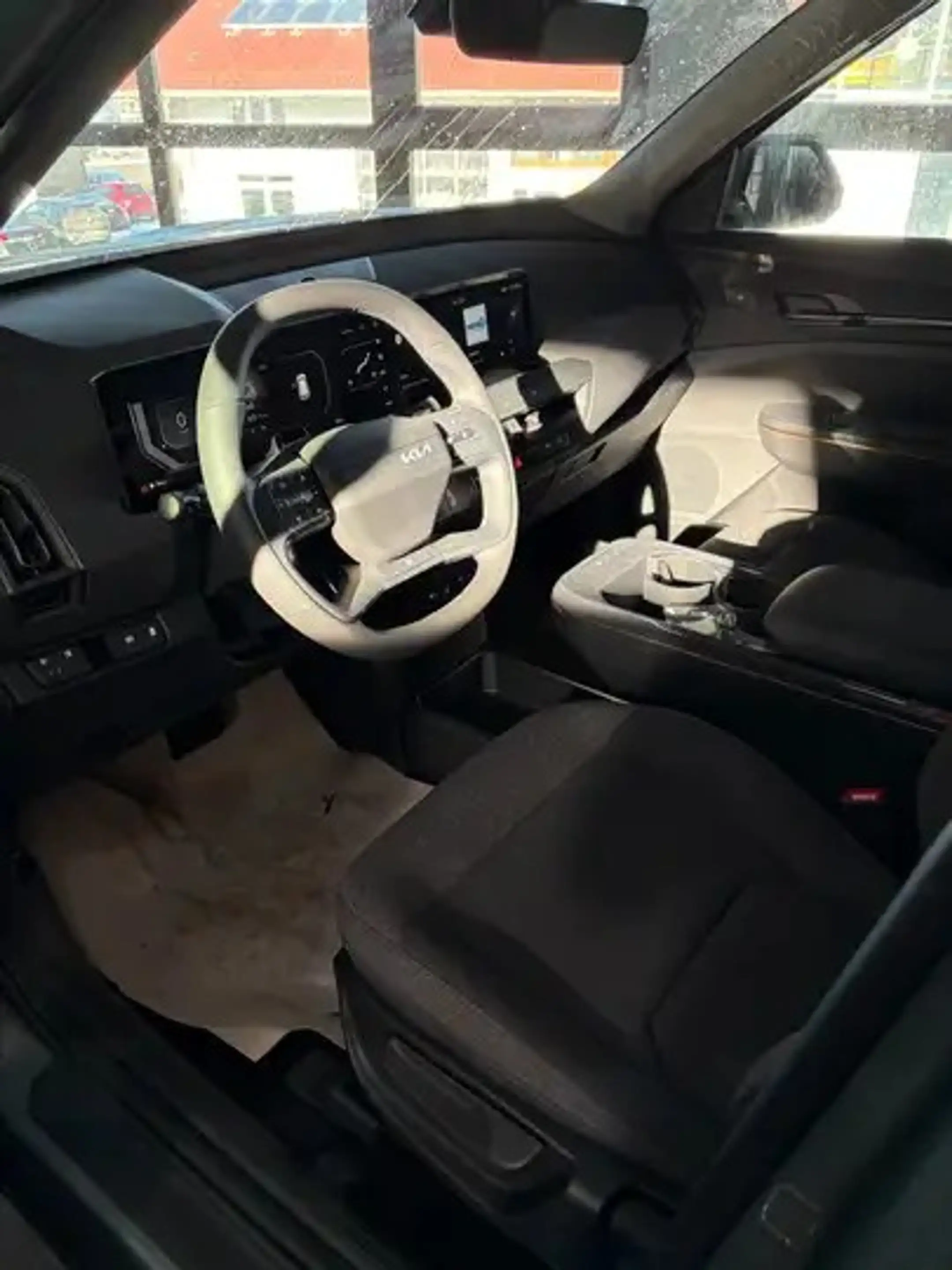 Kia EV5 Air — photo 11