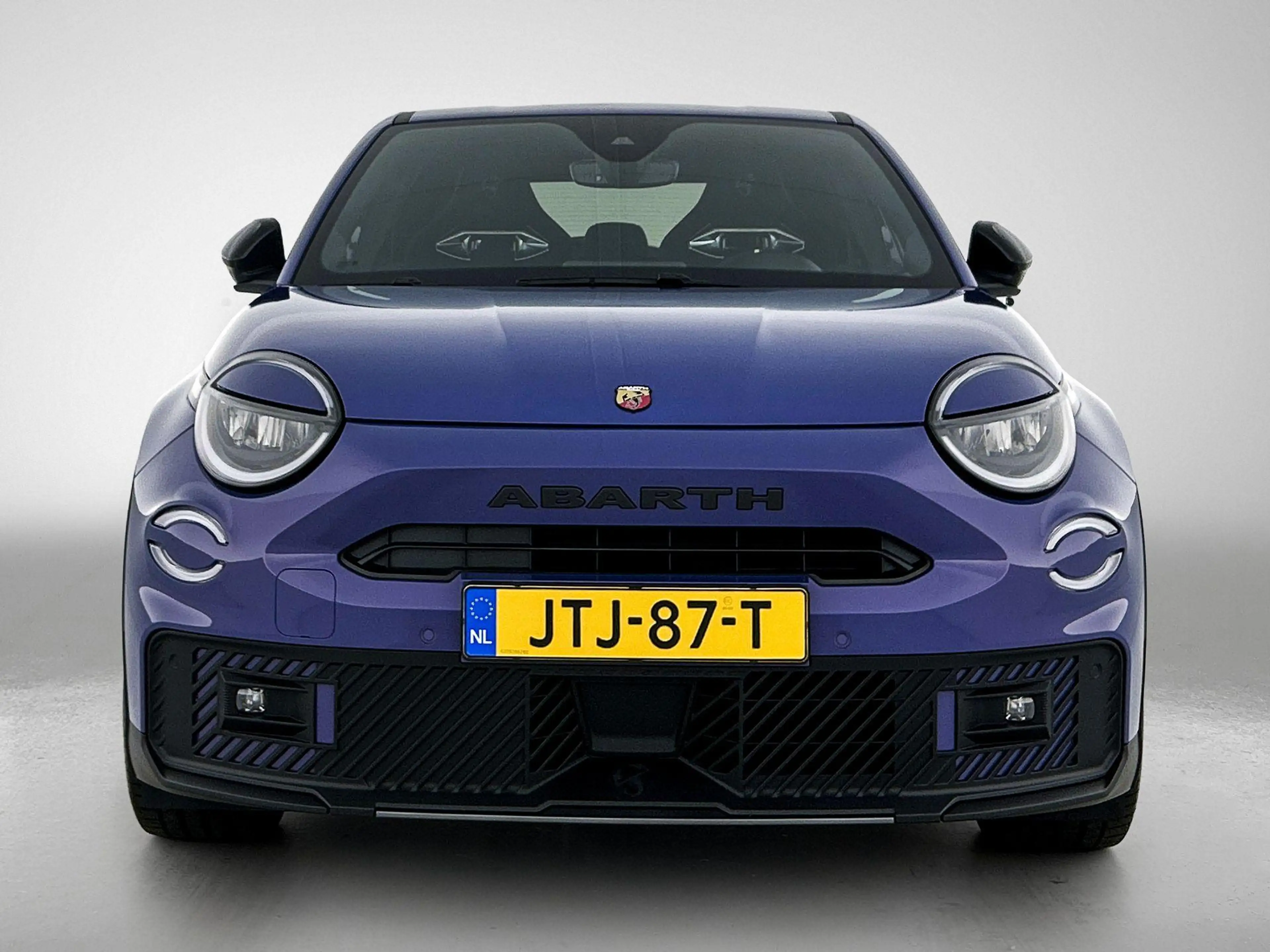 Abarth 600e Abarth Scorpionissima 54 kWh 280pk | Sperdifferent — photo 9