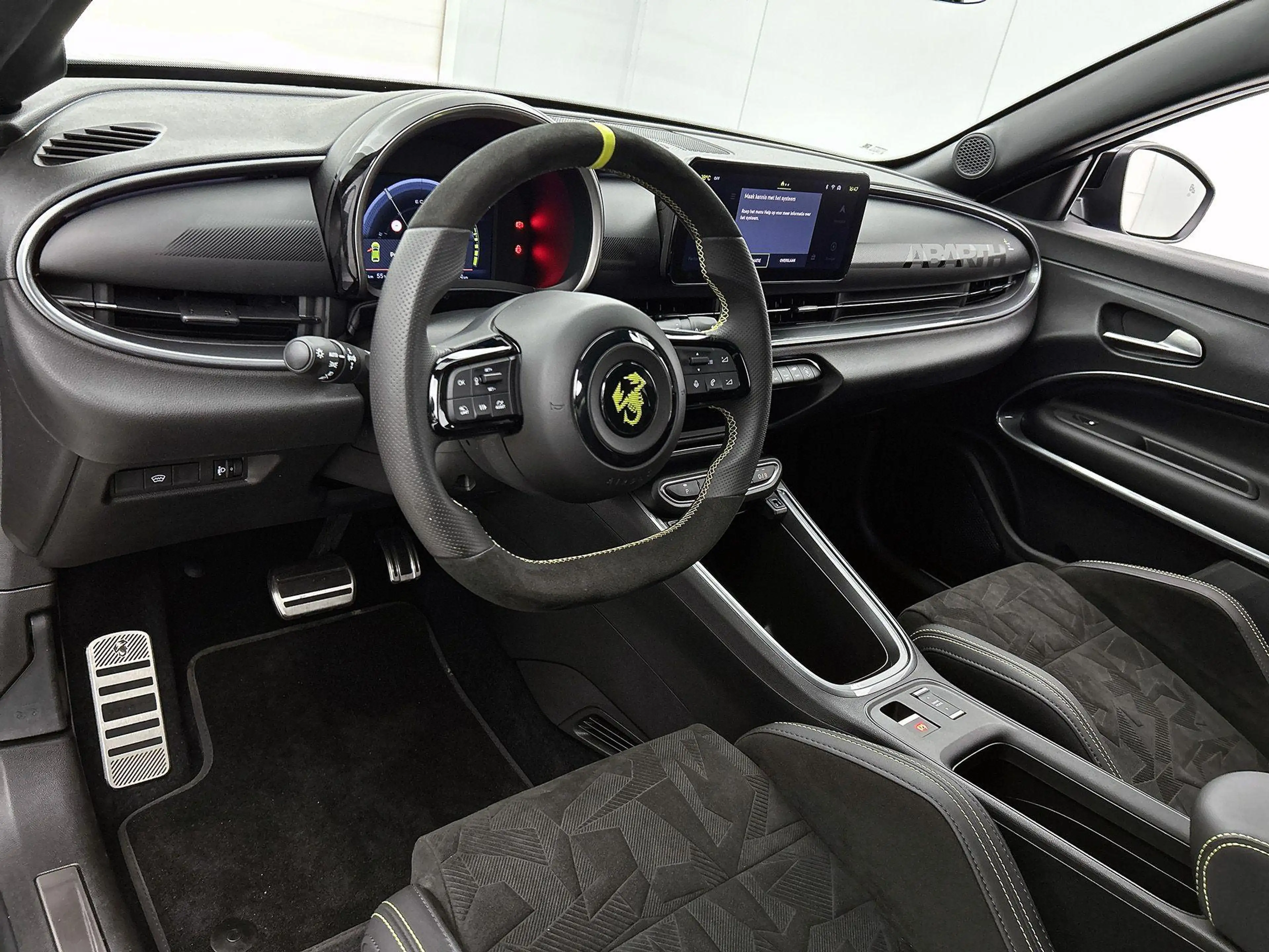 Abarth 600e Abarth Scorpionissima 54 kWh 280pk | Sperdifferent — photo 11