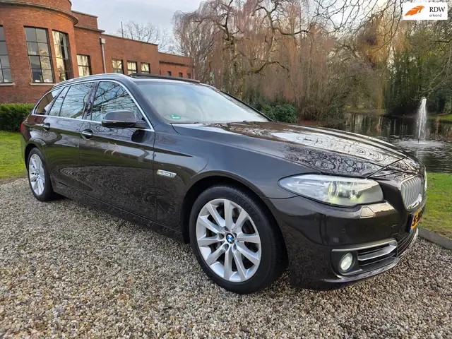 BMW 525 5-serie Touring 525d High Executive AUT/leer/XENON
