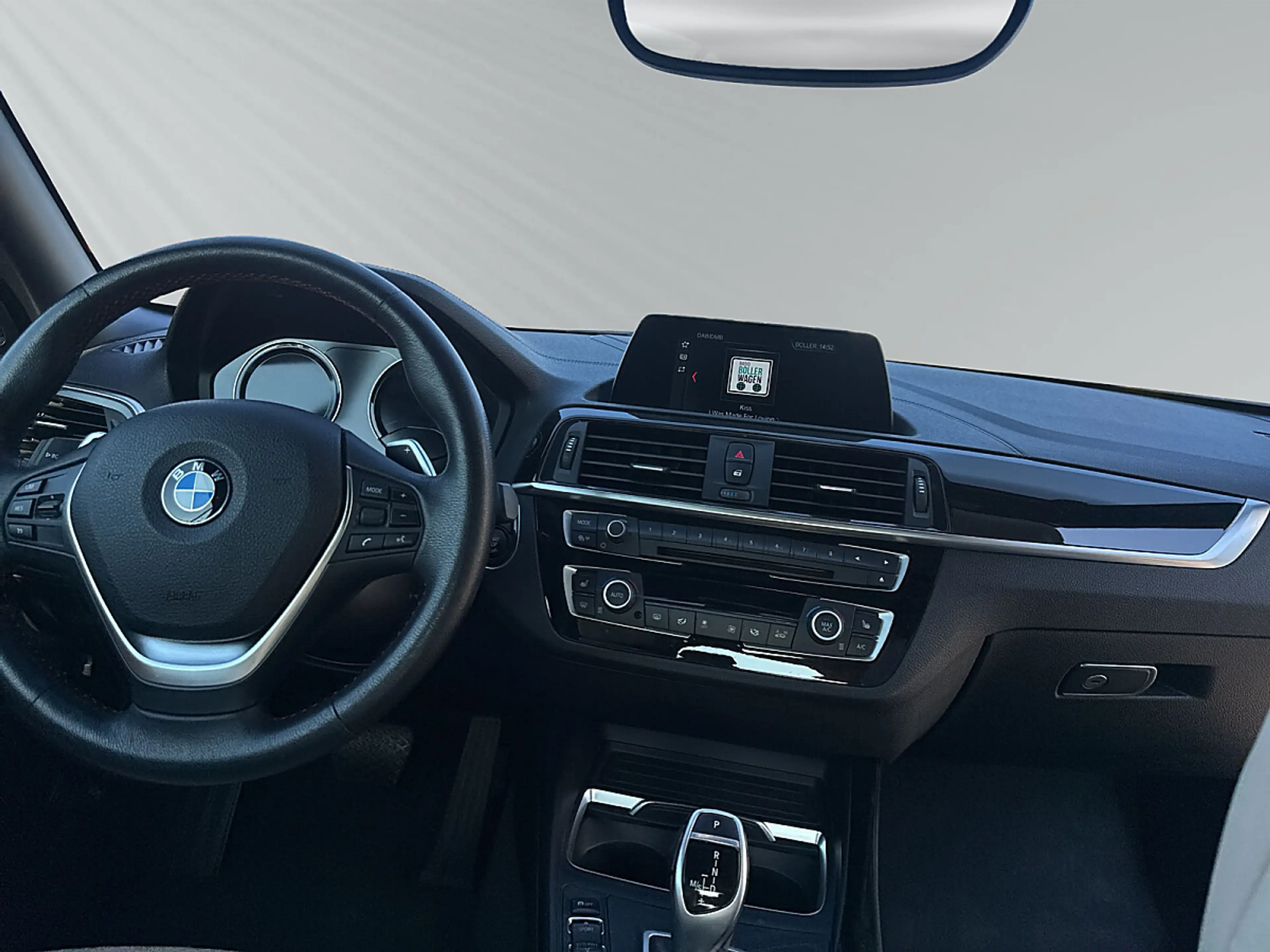 BMW 225 d Sport Line — photo 11