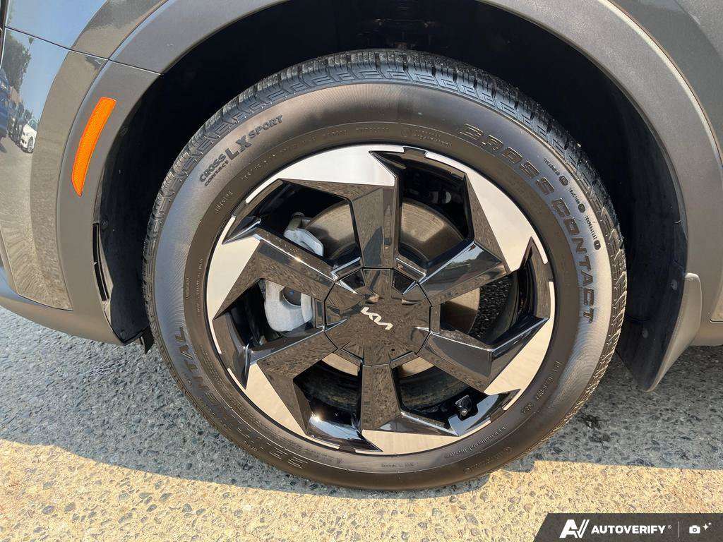 used 2025 Kia Sorento car, priced at $47,998