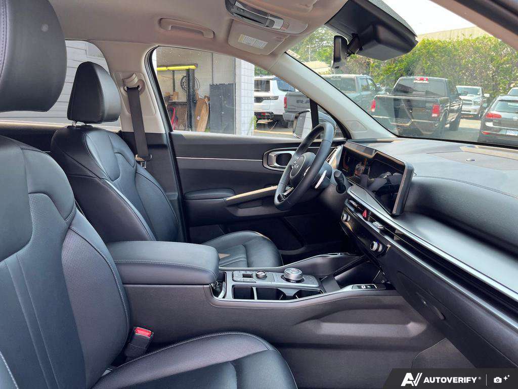 used 2025 Kia Sorento car, priced at $47,998