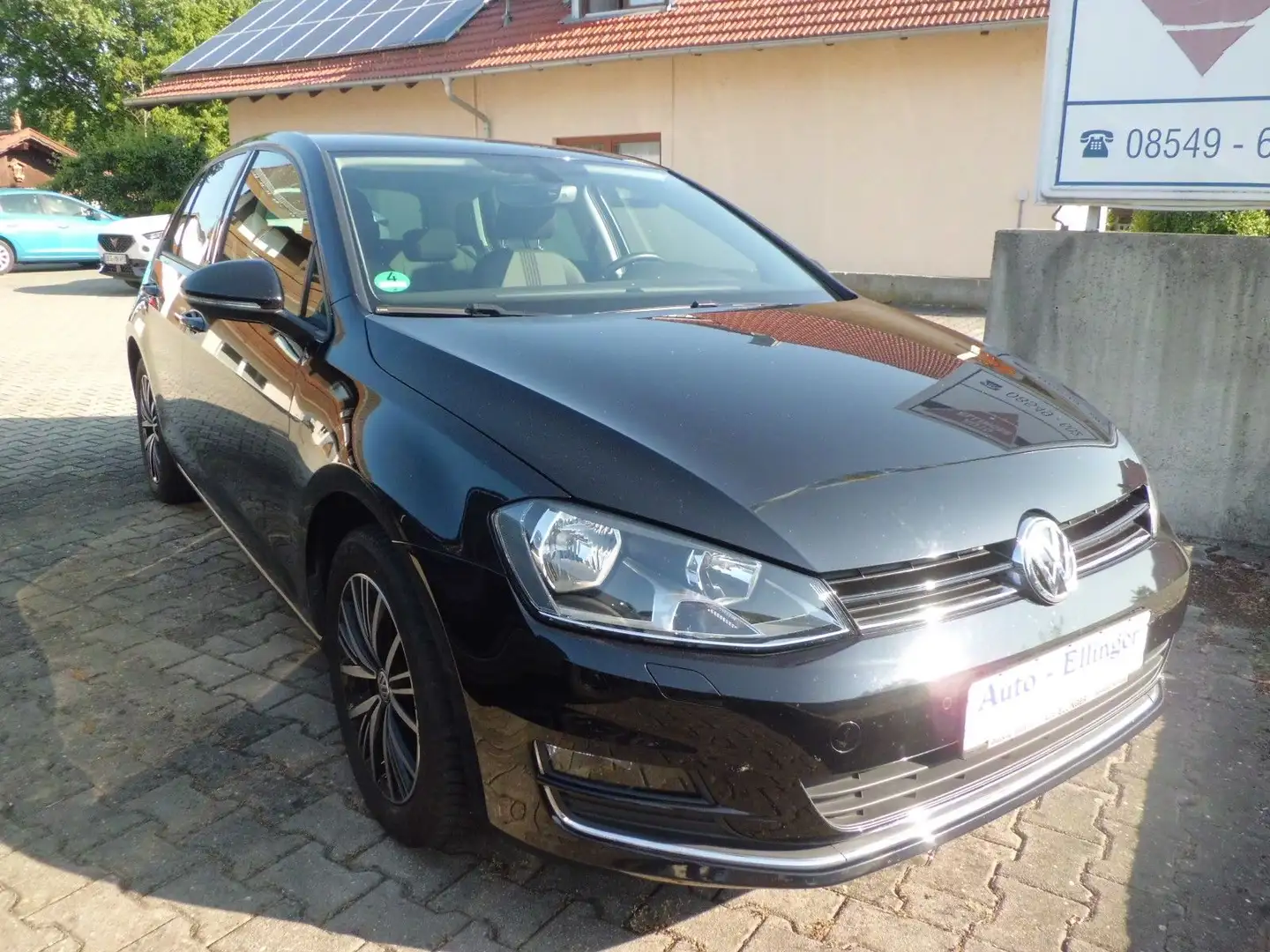Volkswagen Golf VII Lim. Allstar Top Zustand Schwarz - 2
