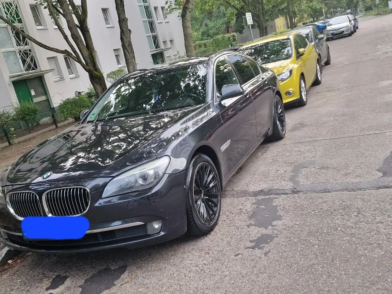 BMW 730