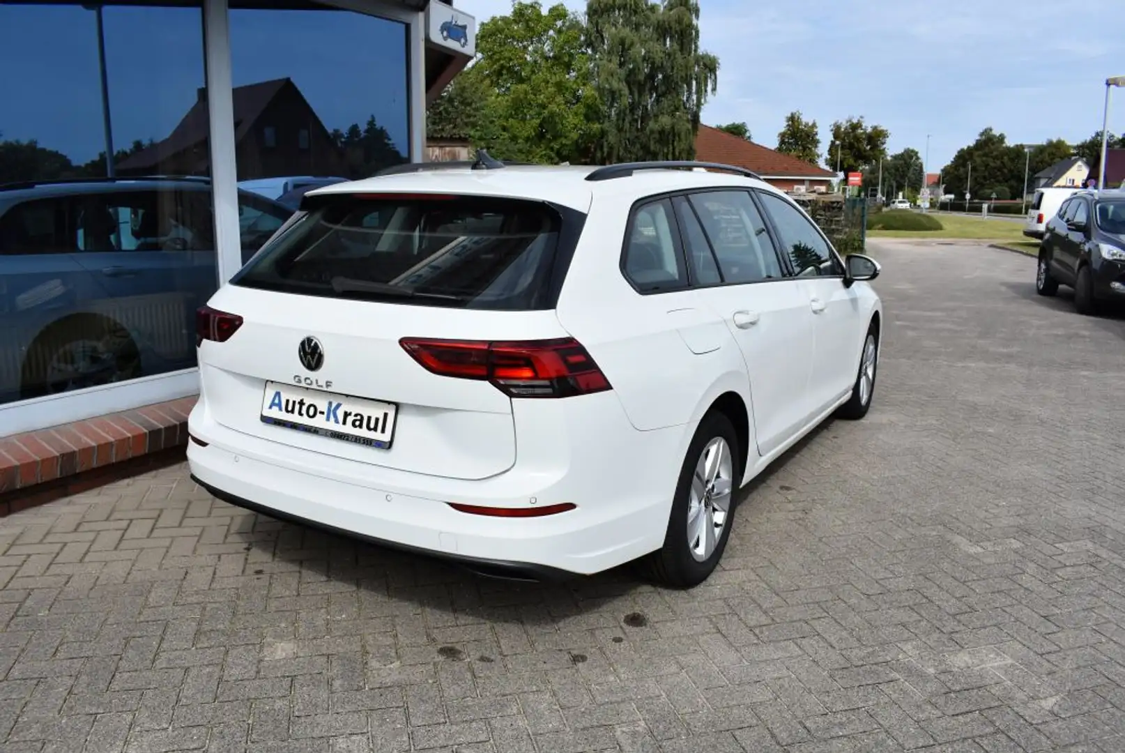 Volkswagen Golf Variant 2.0 TDI SCR Life LED-Scheinwerfer Navi Alu Sitzhei Weiß - 2