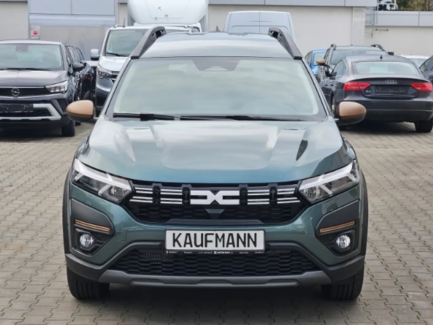 Dacia Jogger Extreme+ 1.0 TCe 110 EU6e 7-Sitzer zelena - 2