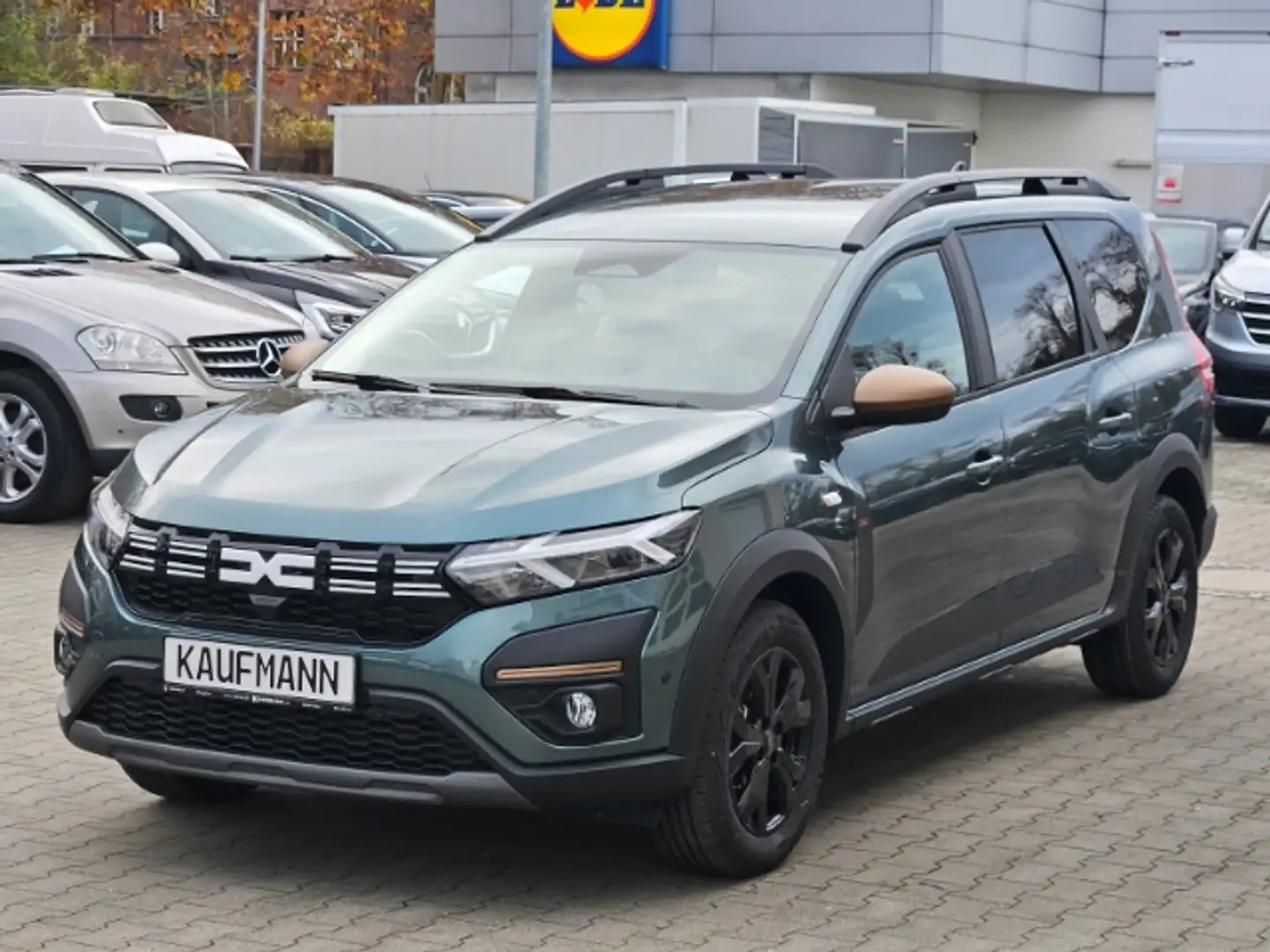 Dacia Jogger Extreme+ 1.0 TCe 110 EU6e 7-Sitzer zelena - 1
