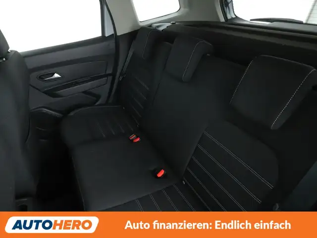 Dacia Duster view 14