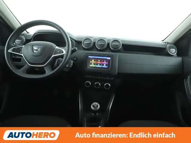 Dacia Duster view 12