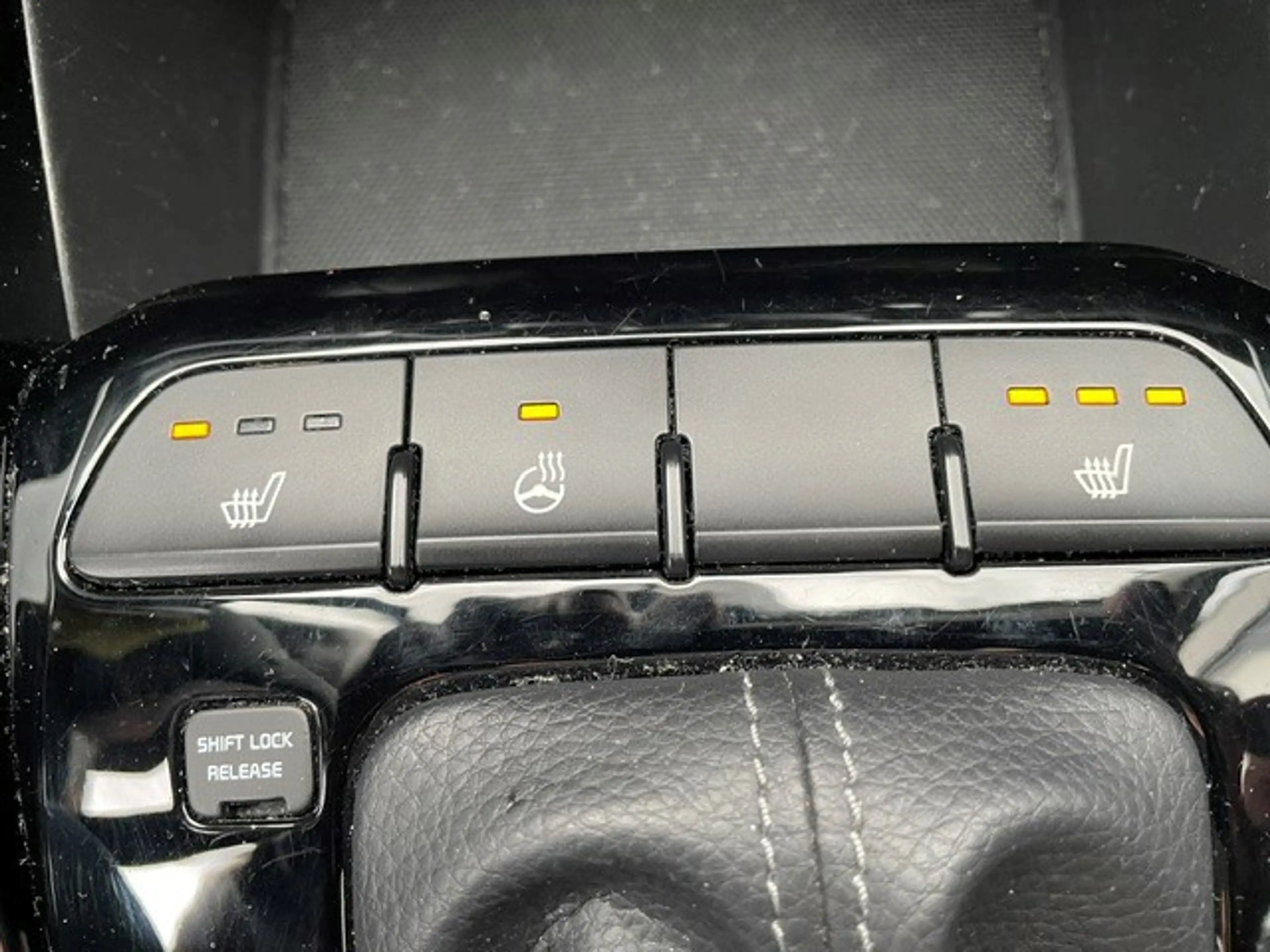Kia Rio 1.4 DynamicLine | Automaat | Stoel- en stuurverwar — photo 2