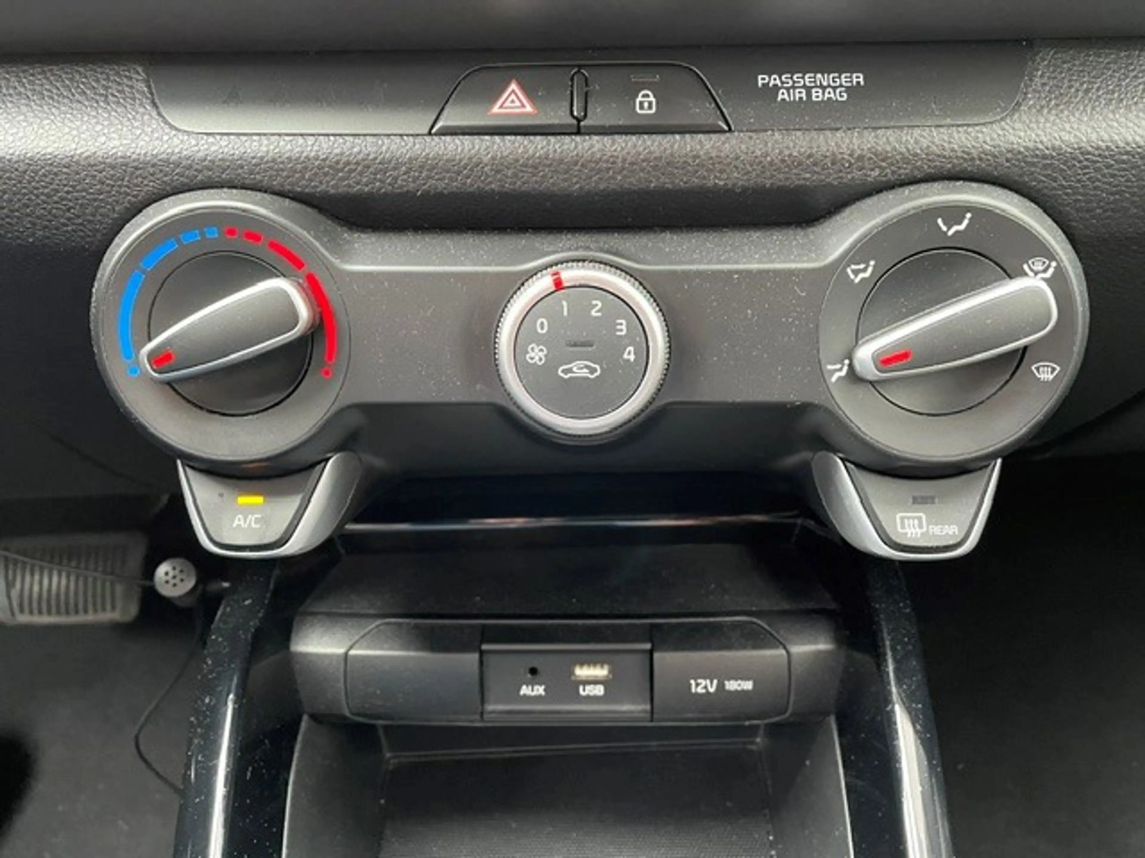 Kia Rio 1.4 DynamicLine | Automaat | Stoel- en stuurverwar — photo 5