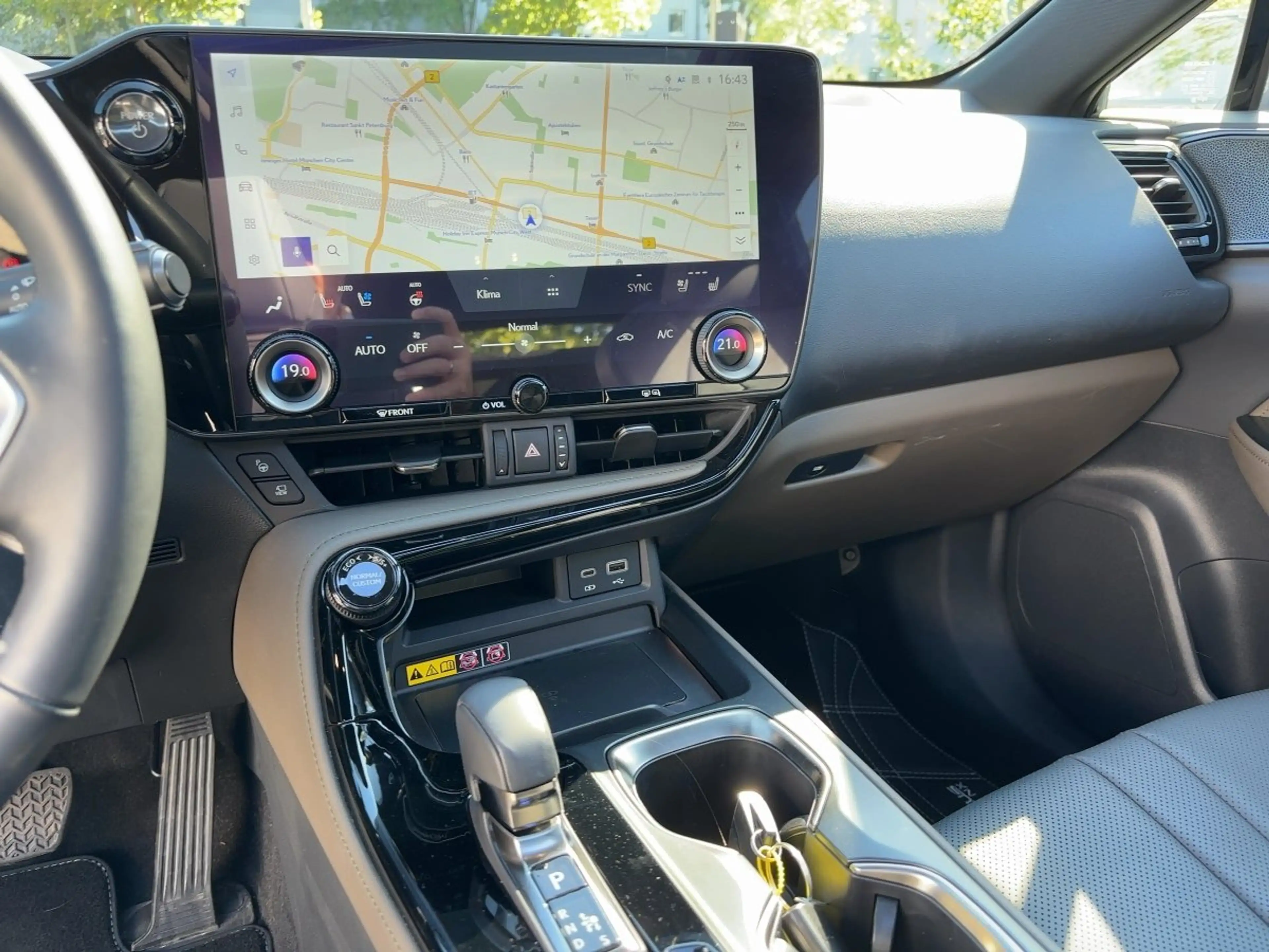 Lexus NX 350h 4x4 Overtrail — photo 12