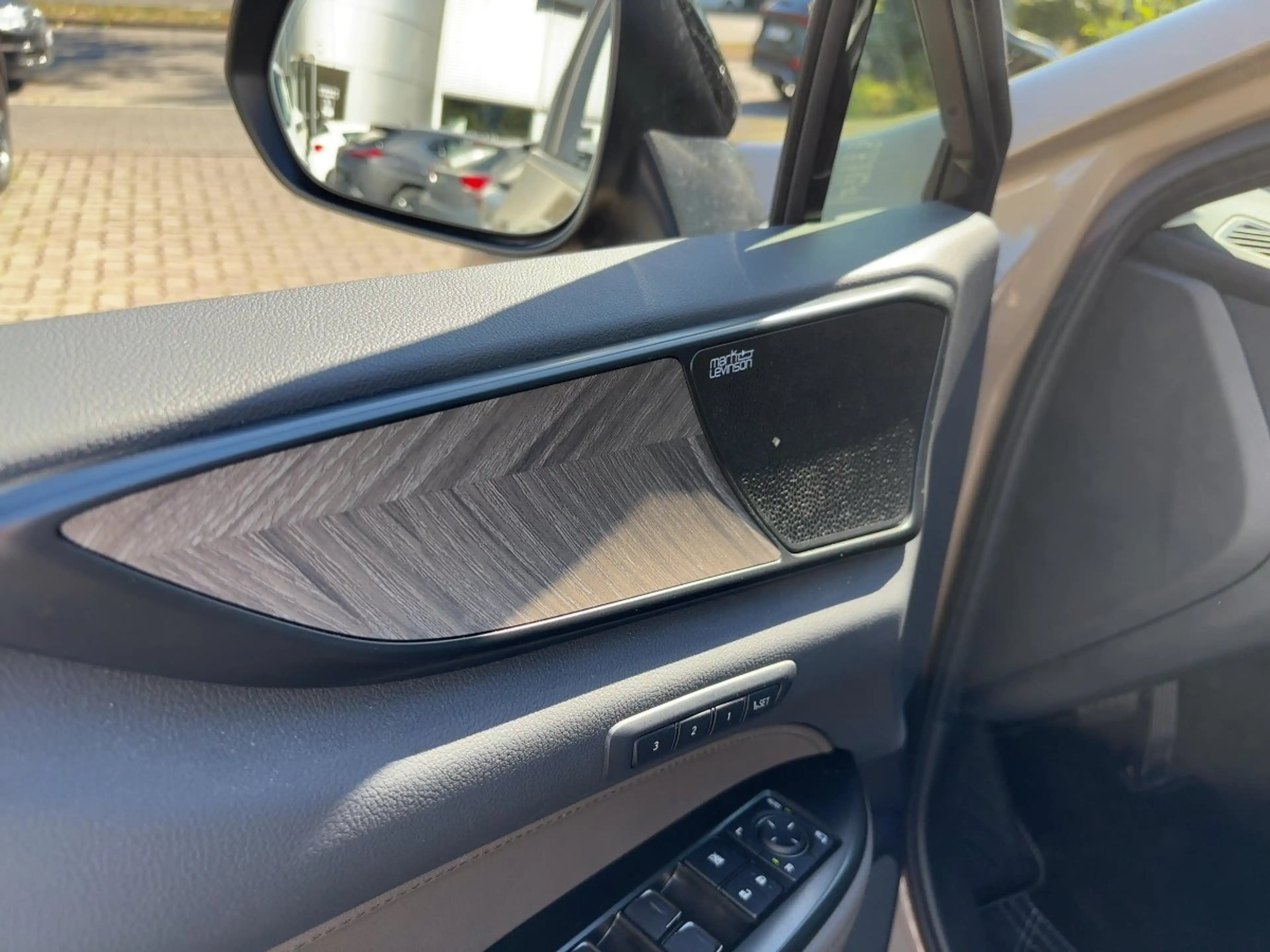 Lexus NX 350h 4x4 Overtrail — photo 14