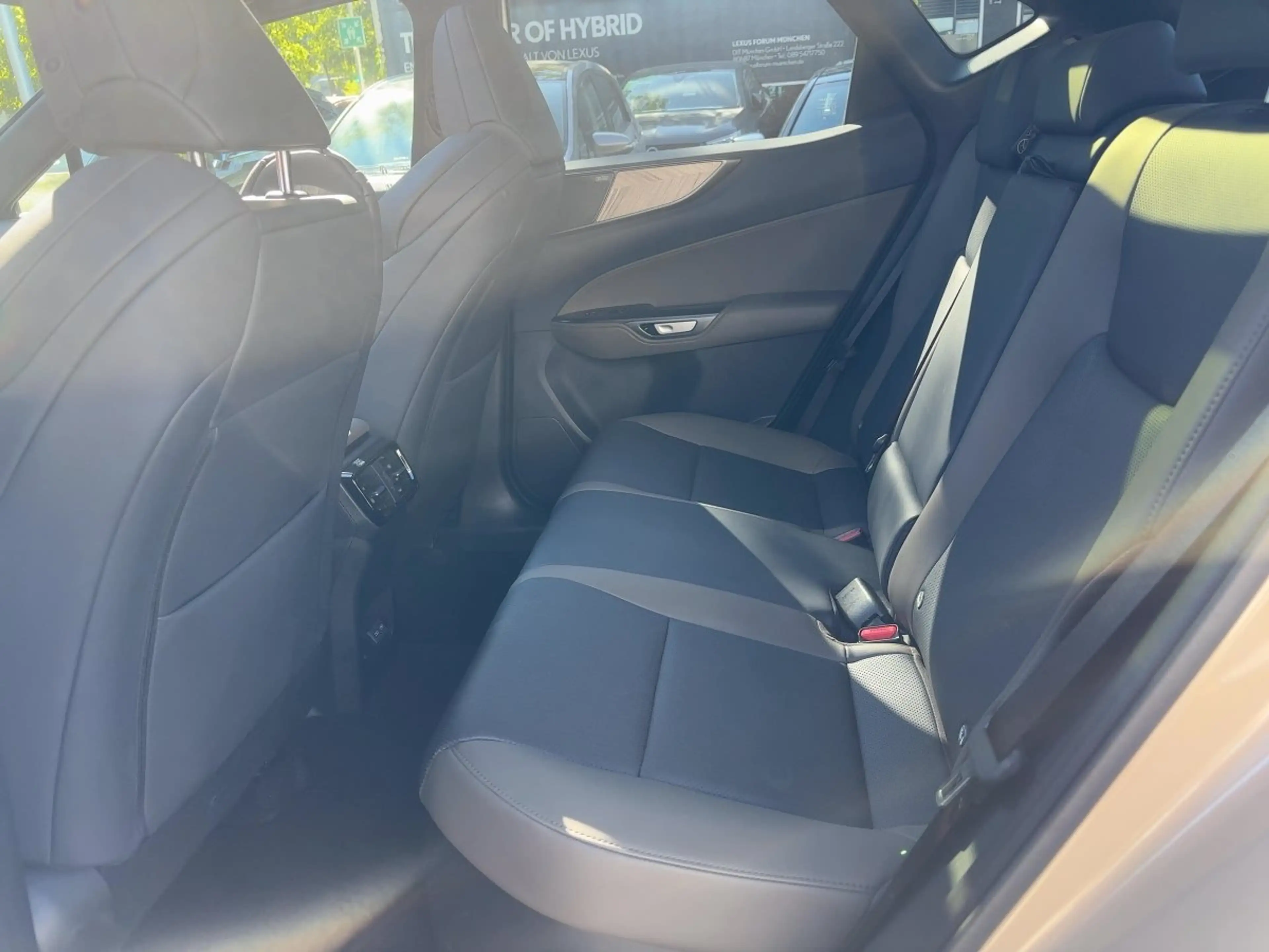 Lexus NX 350h 4x4 Overtrail — photo 9