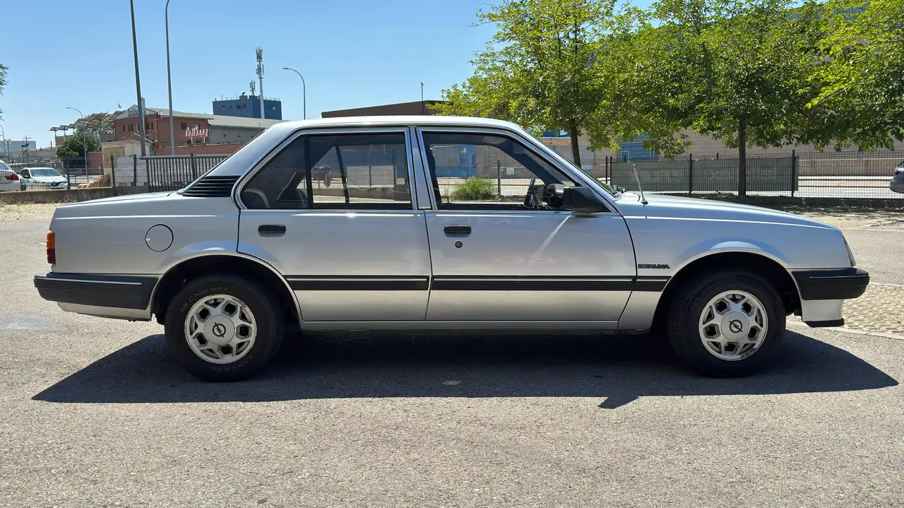 Opel Ascona 1.8i GLS GLS, foto 6