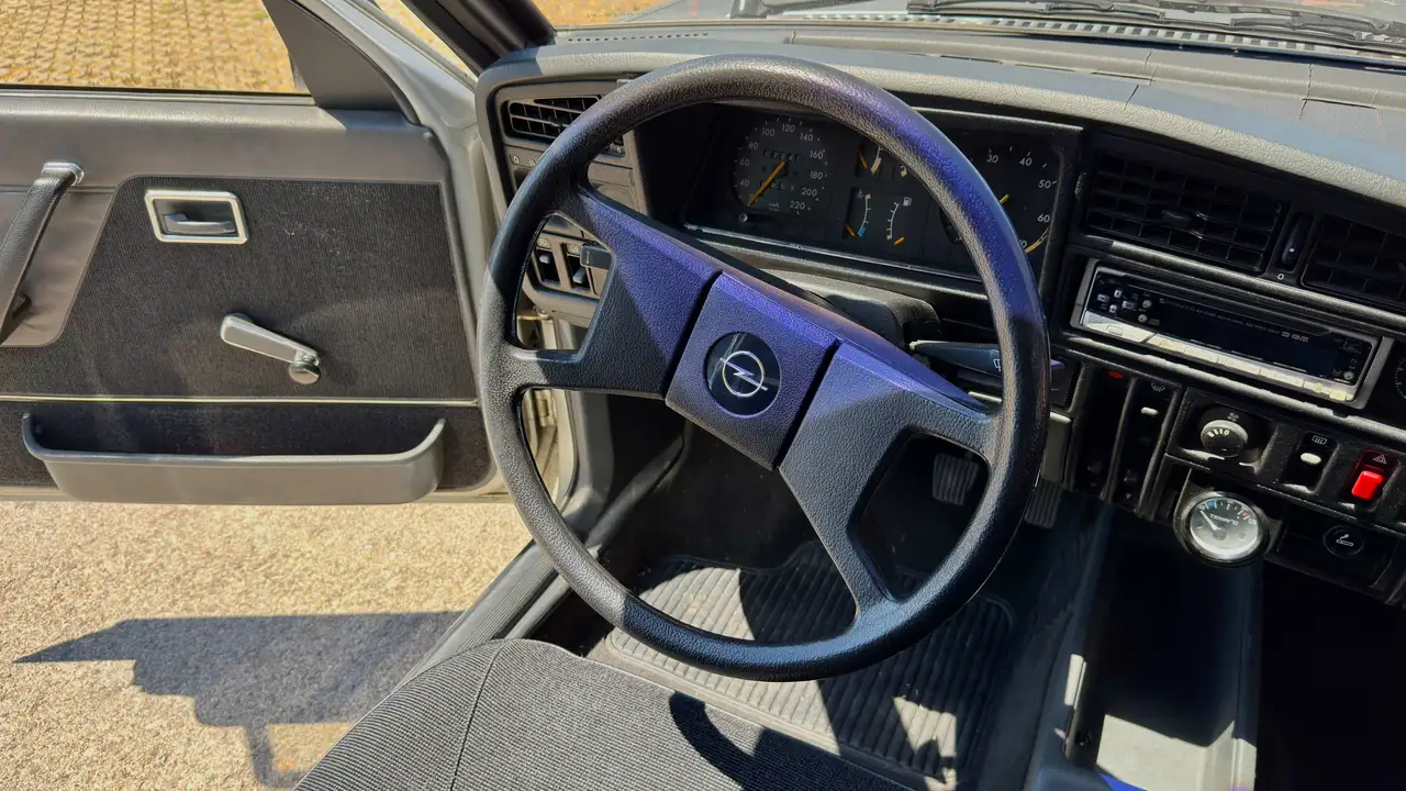 Opel Ascona 1.8i GLS GLS, foto 12