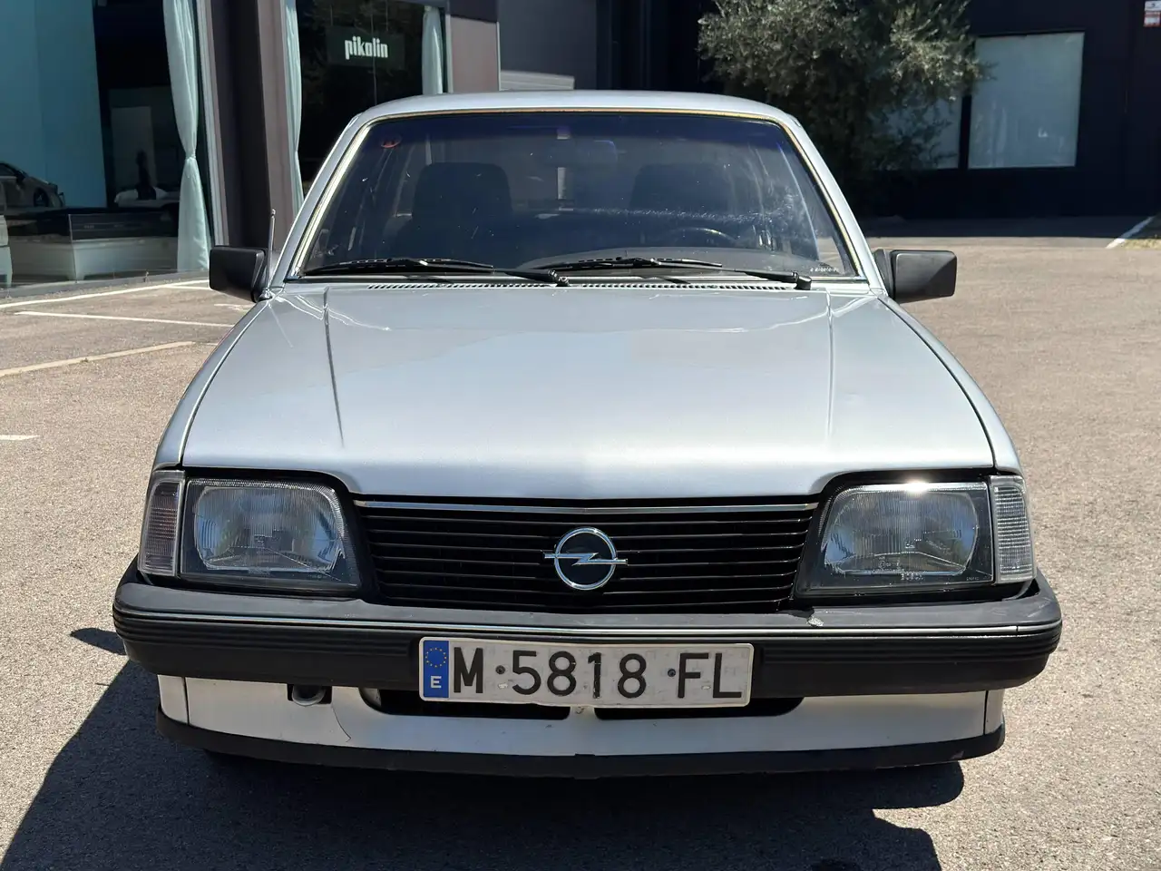 Opel Ascona 1.8i GLS GLS, foto 2