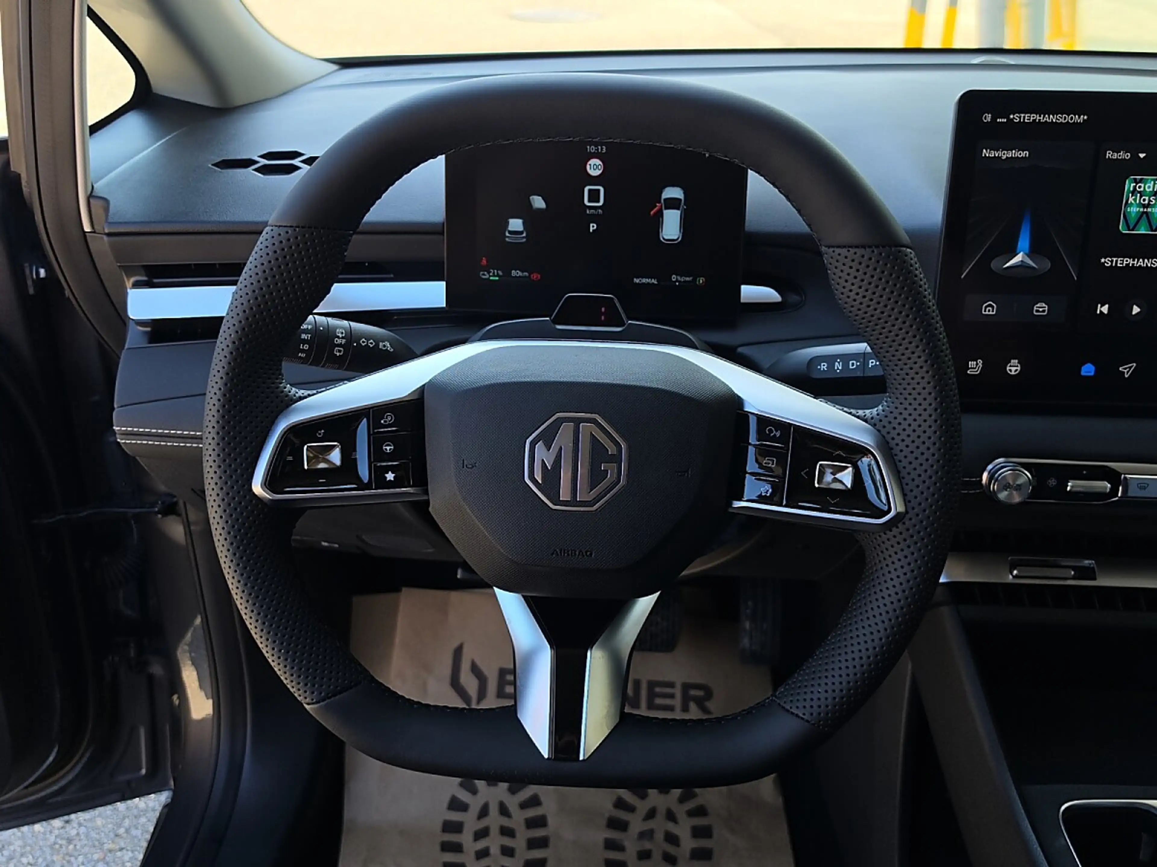 MG MG4 EV Urban 54 kWh Luxury *inkl. 2.000,-- Eintausc... — photo 12