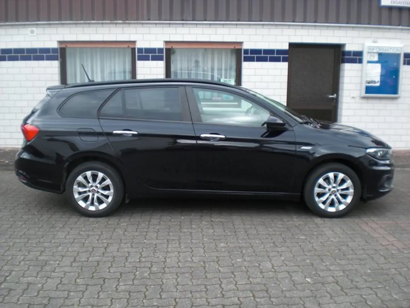 Fiat Tipo Easy 1,6 Automatik Schwarz - 2