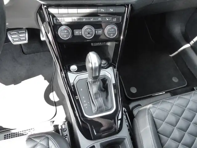 Volkswagen T-Roc view 12