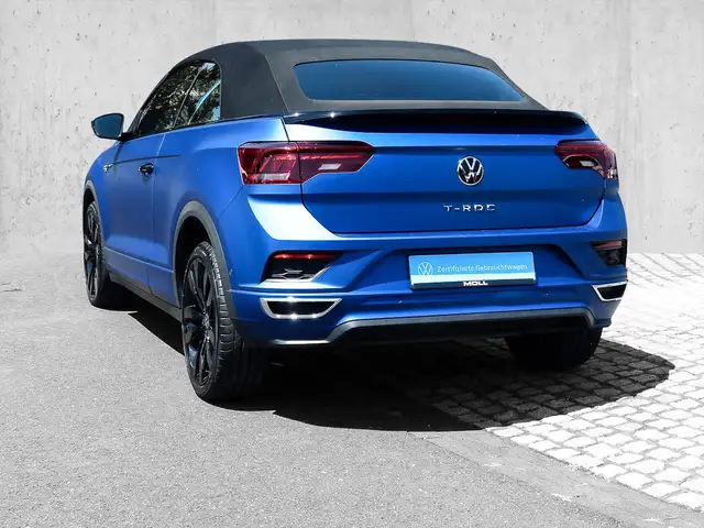 Volkswagen T-Roc view 3