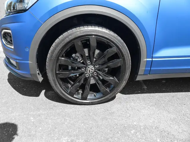Volkswagen T-Roc view 6