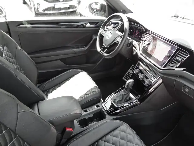 Volkswagen T-Roc view 7