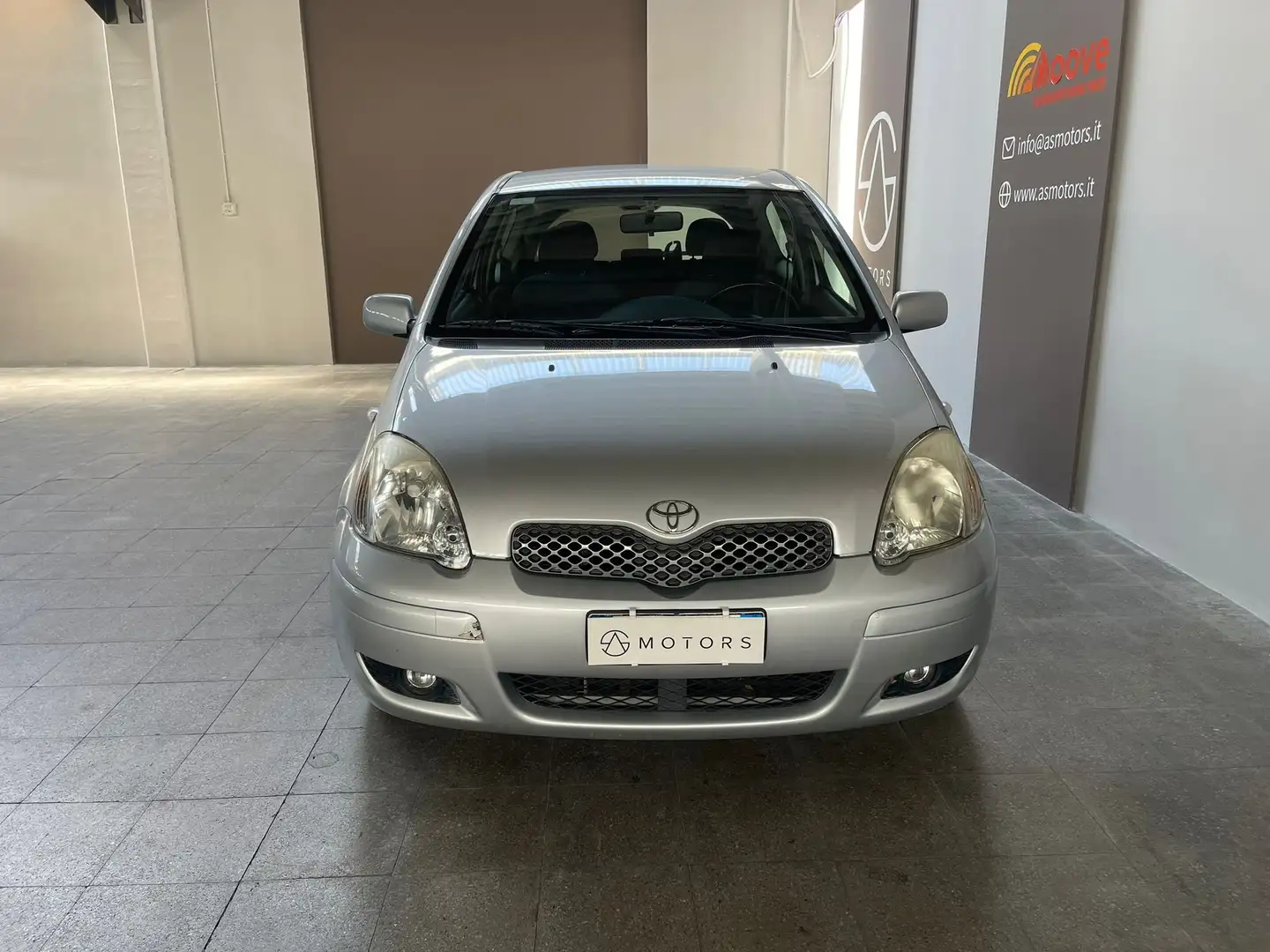 Toyota Yaris Yaris I 2003 3p 1.0 Expo Zilver - 1
